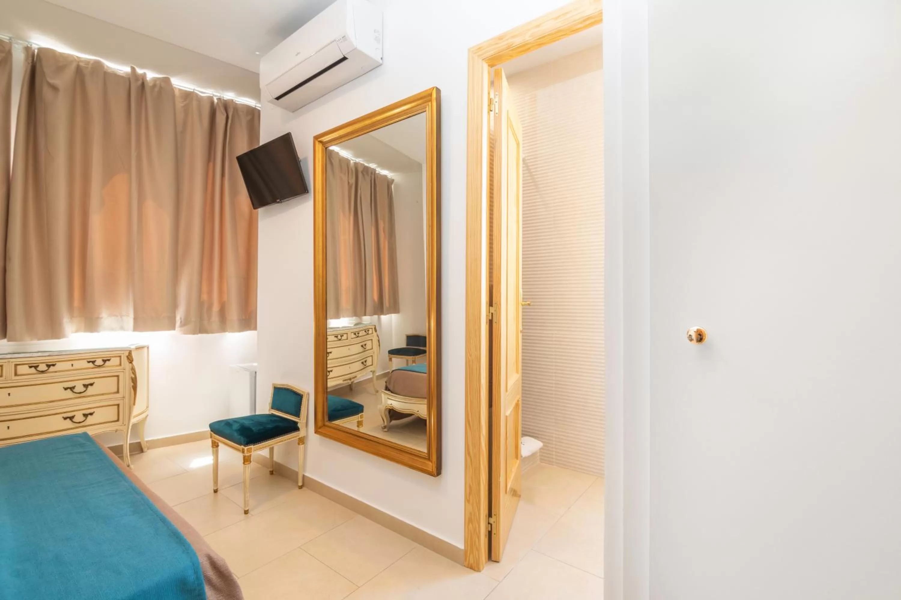 Bedroom, Bed in Hotel Marítimo Urban