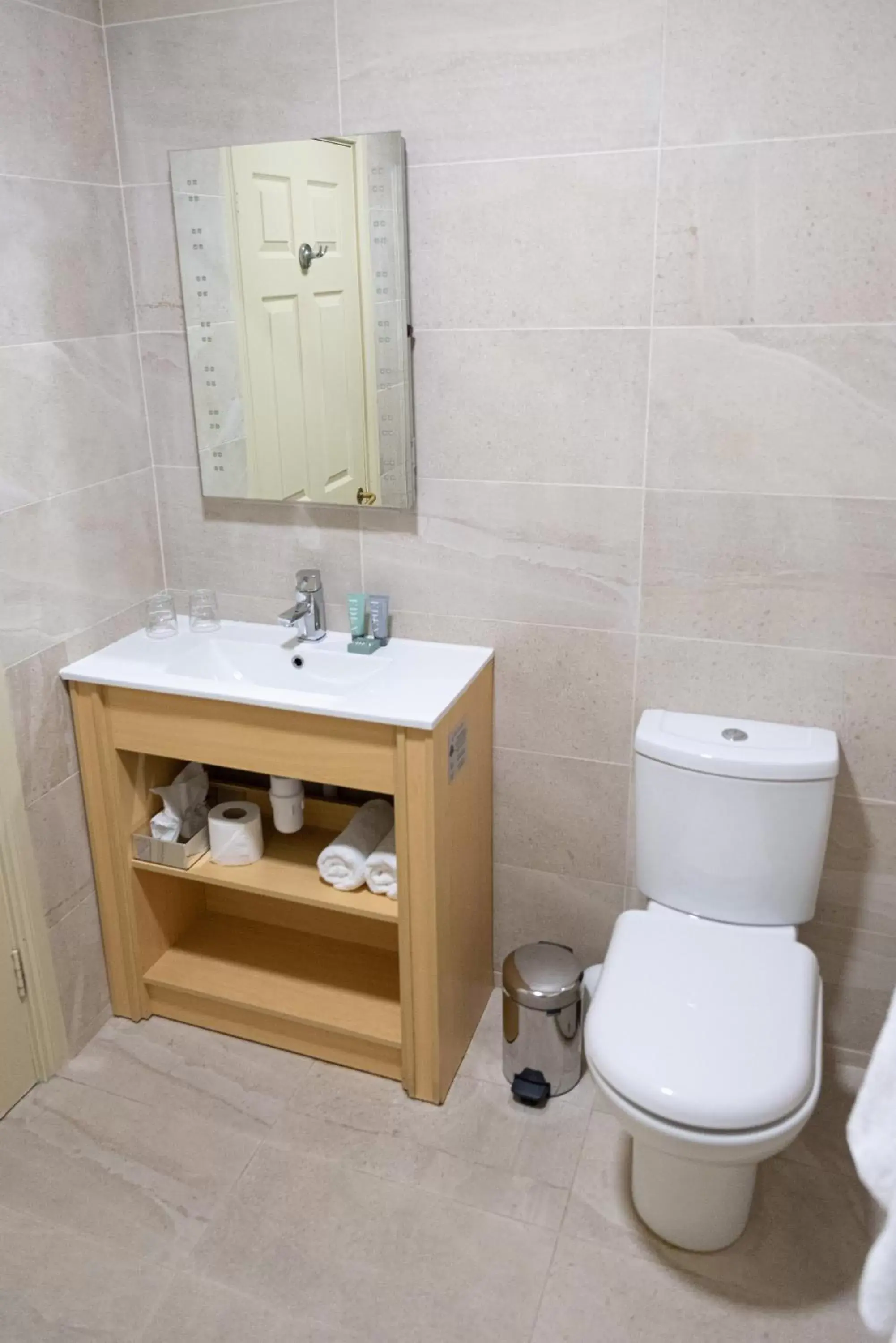 Toilet, Bathroom in Arklow Bay Hotel and Leisure Club