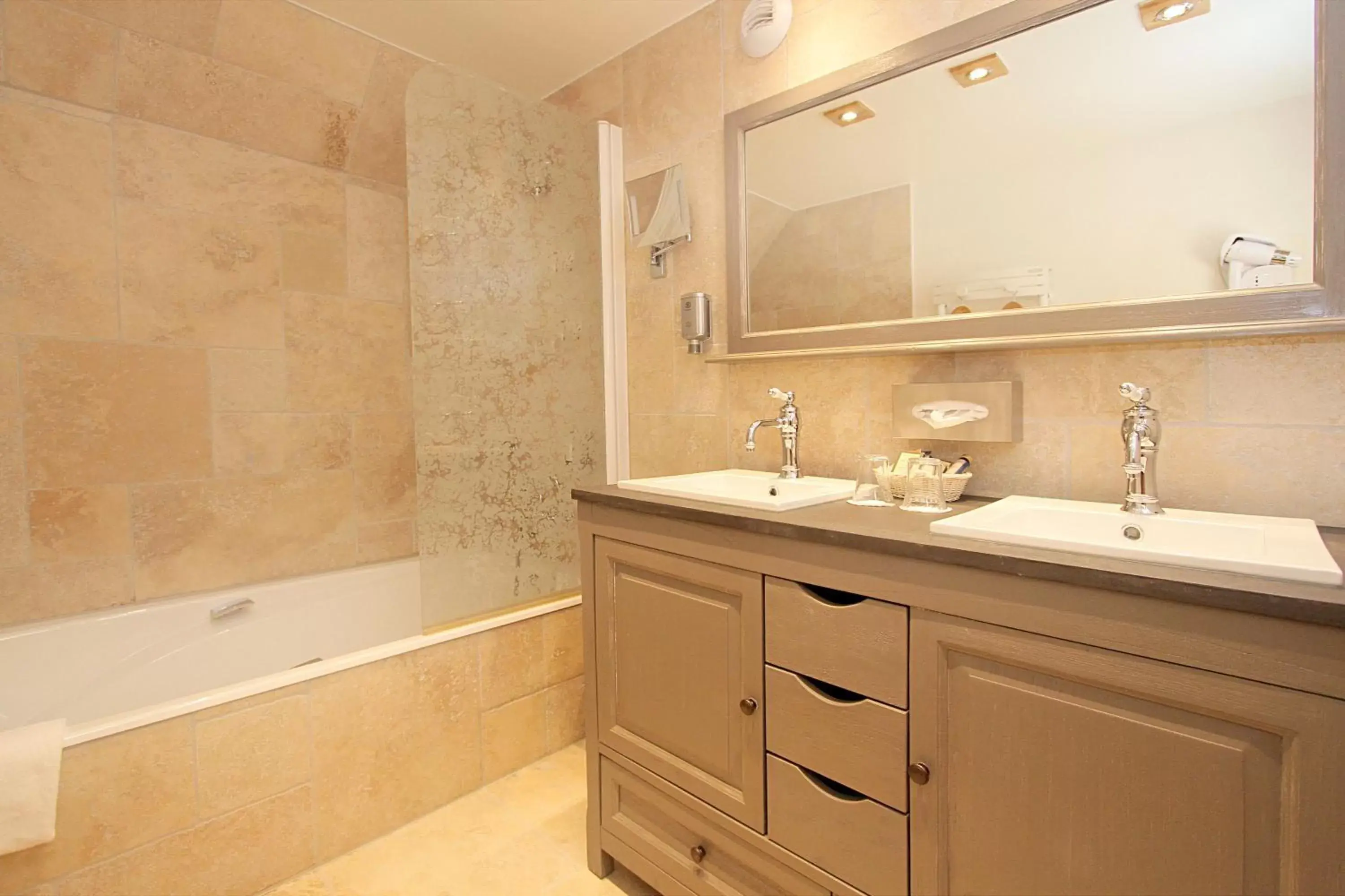 Shower, Bathroom in Chalet Mounier