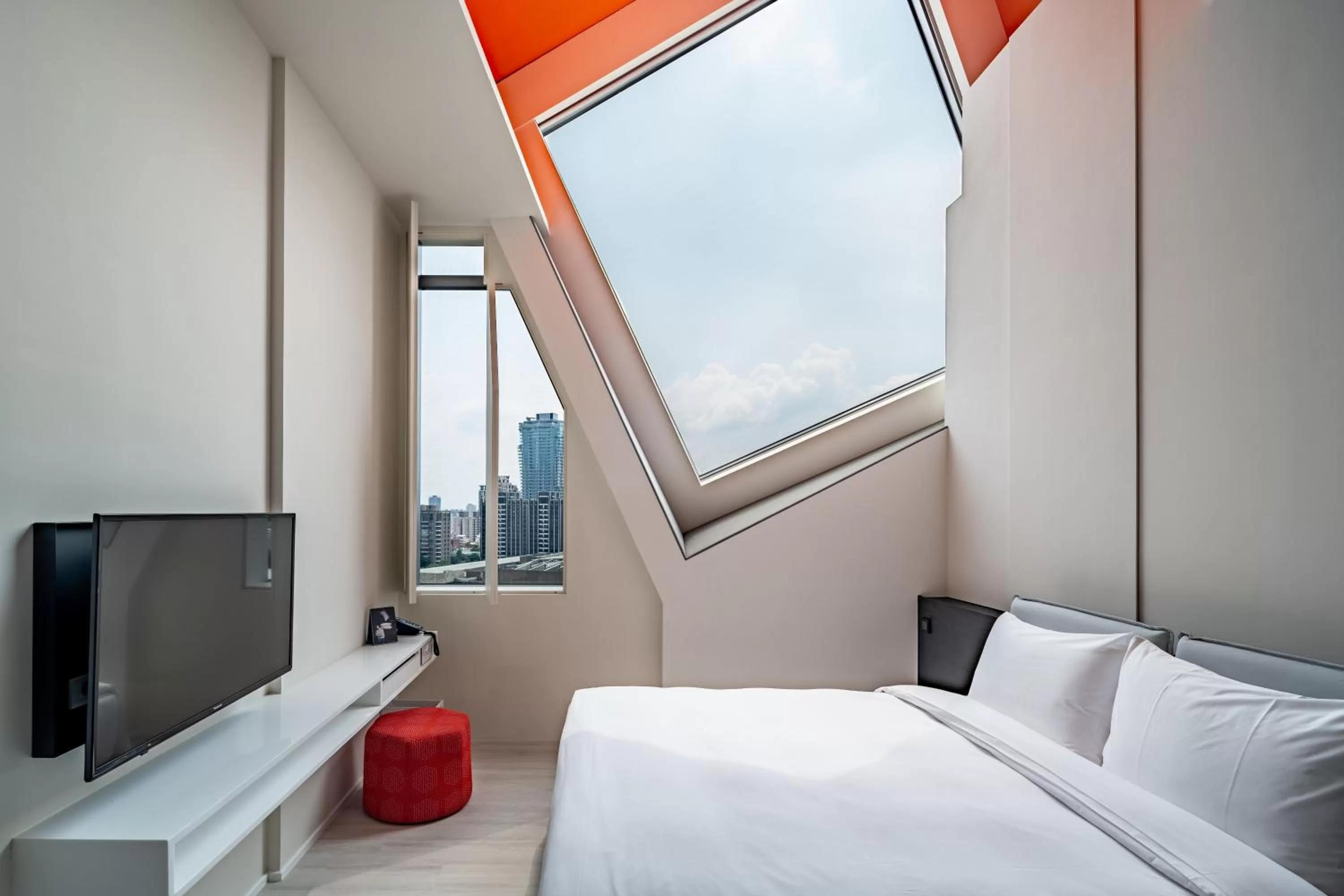 TV and multimedia, Bed in The Place Taichung