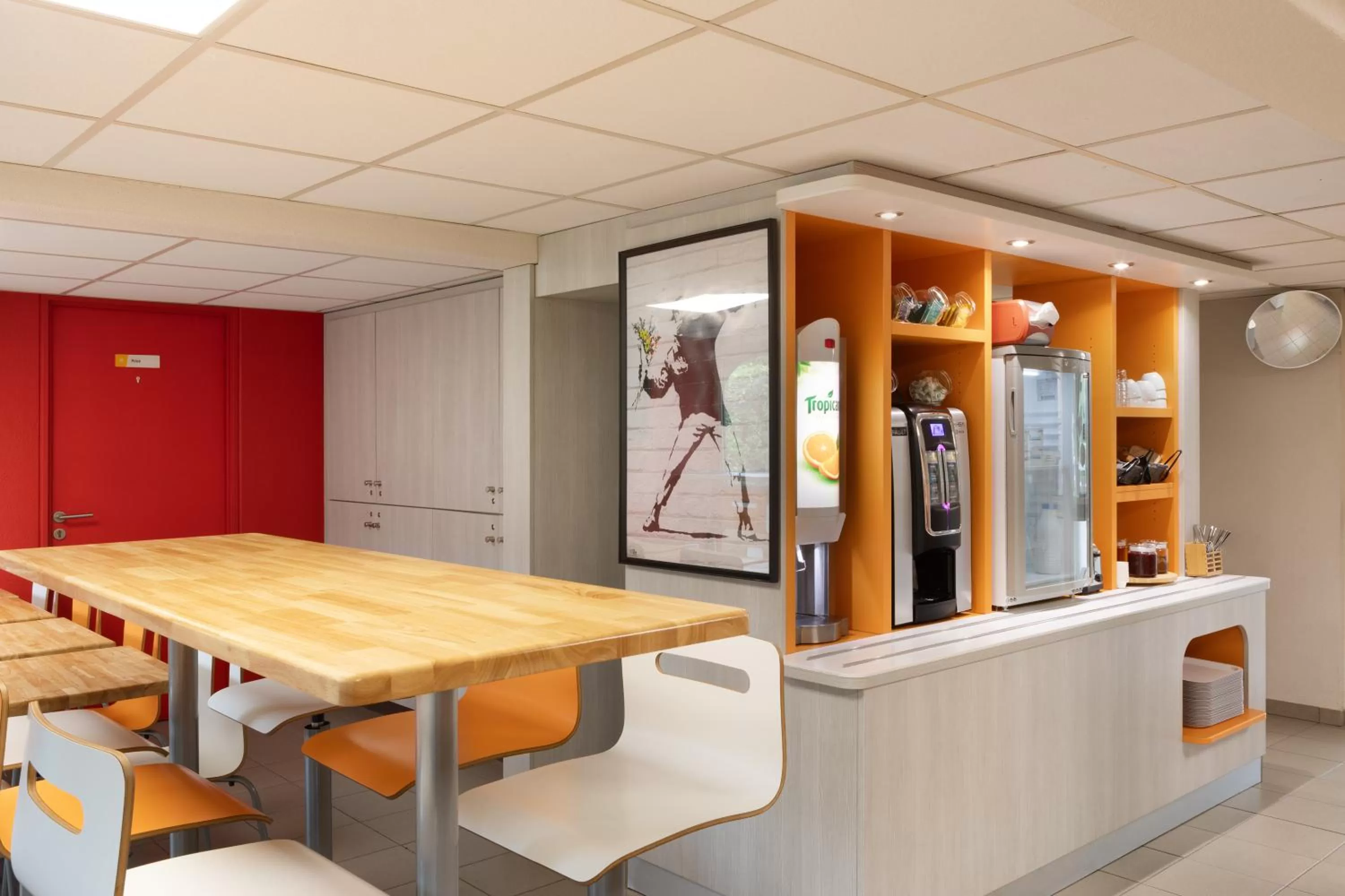 Breakfast in Premiere Classe La Ville Du Bois