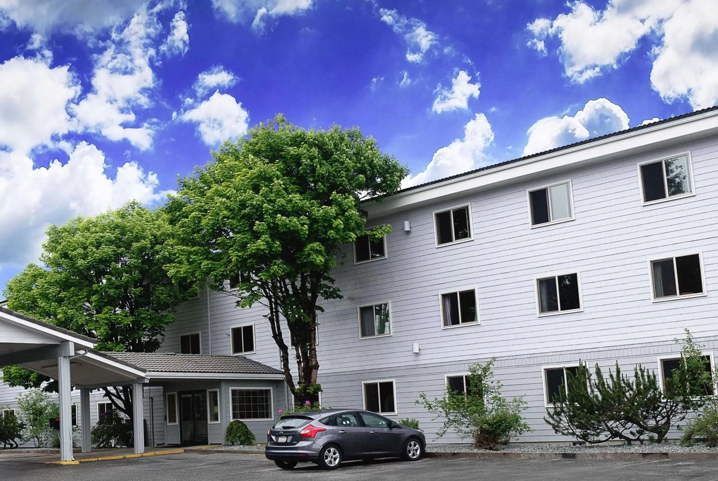 Property building in Super 8 by Wyndham Juneau Property building in Super 8 by Wyndham Juneau