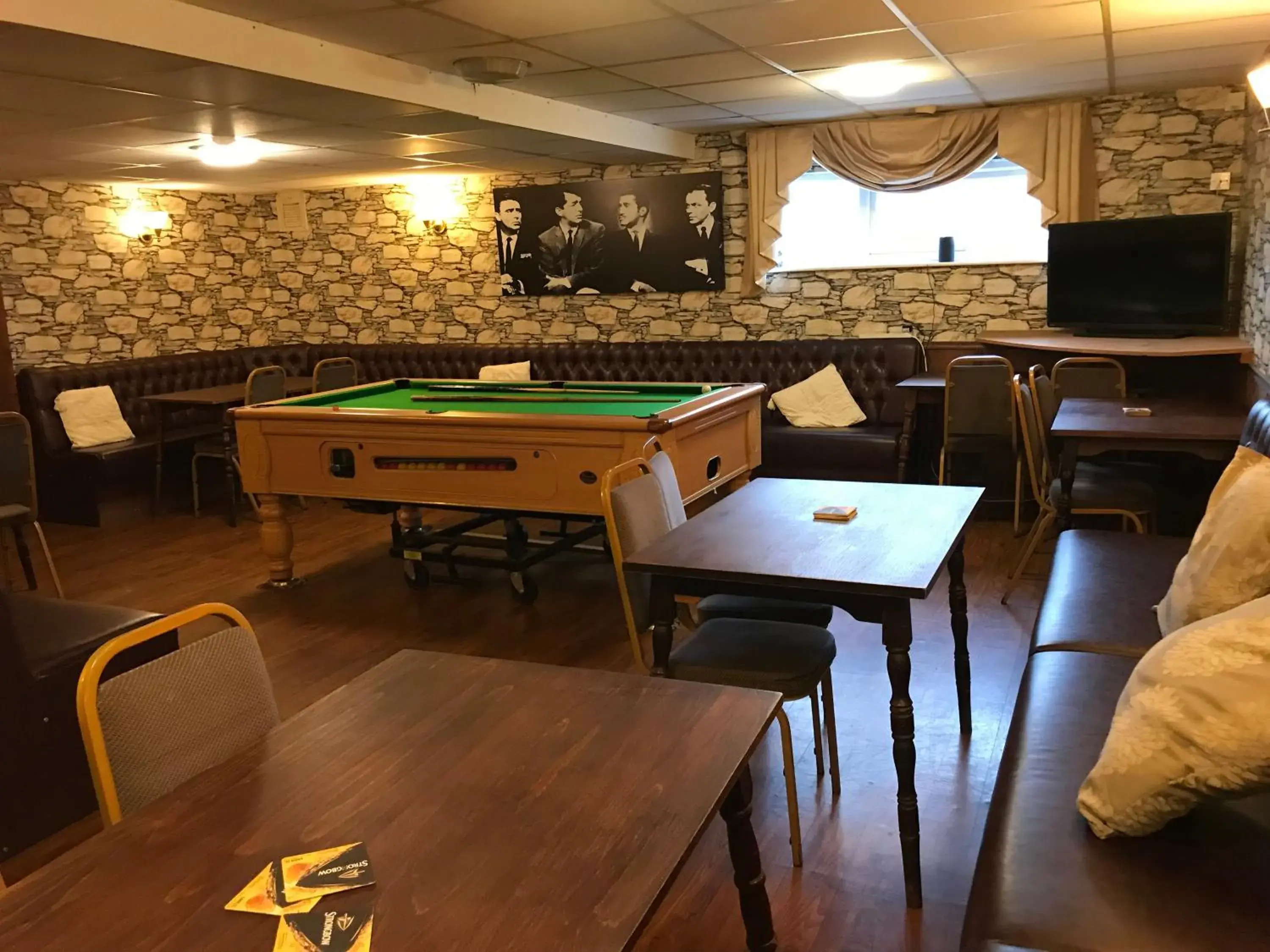 Communal lounge/ TV room, Billiards in North Parade Seafront Accommodation