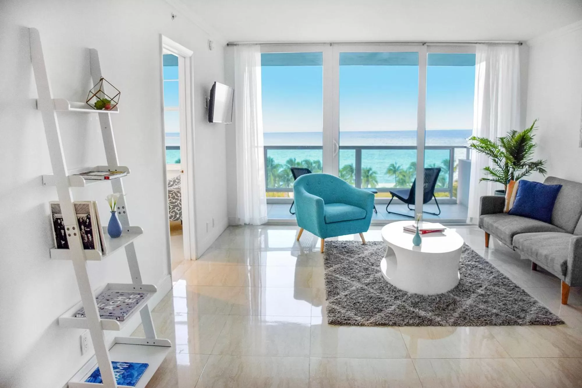 Living room in Seacoast Suites on Miami Beach