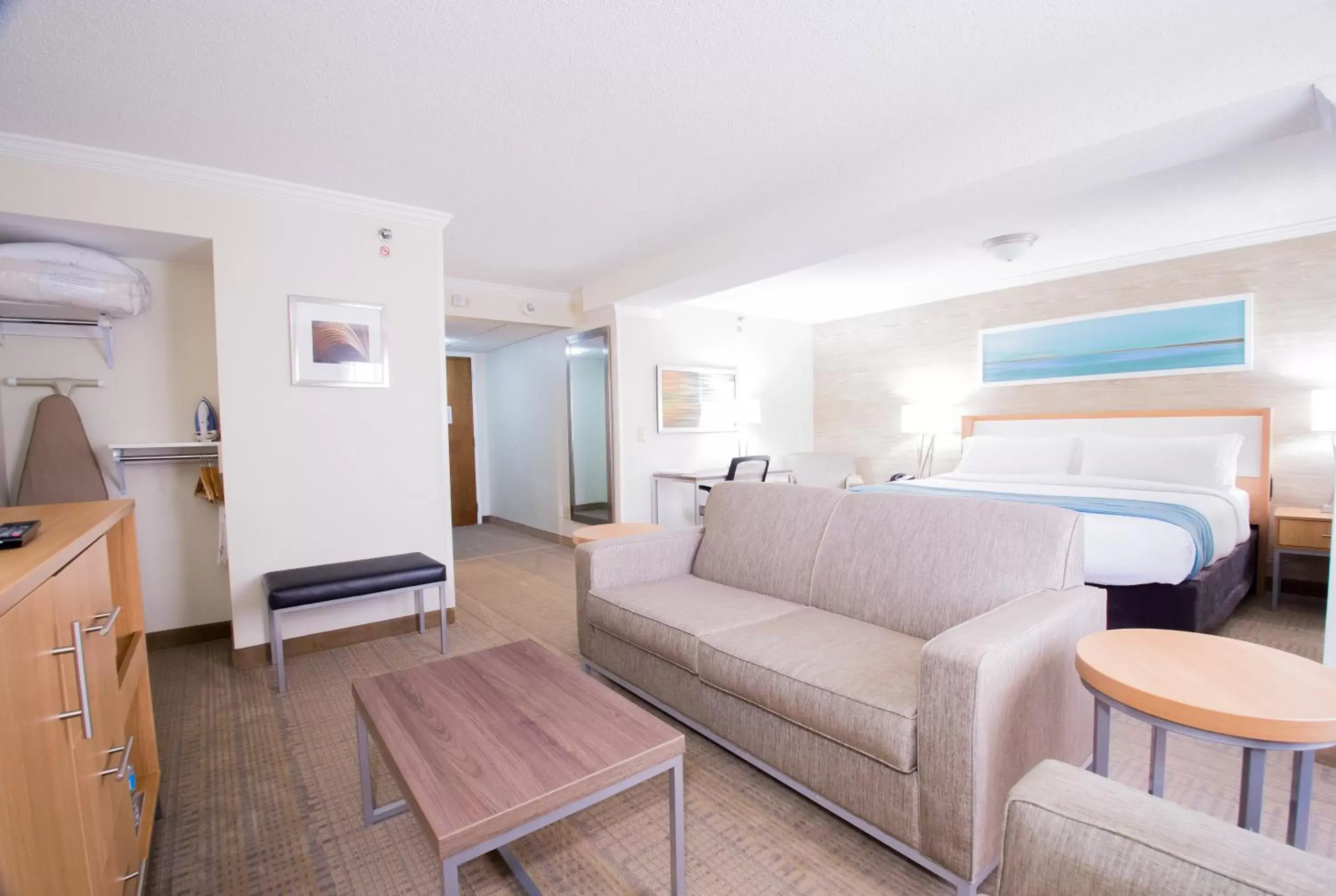 Photo of the whole room, Bed in Holiday Inn Greenville by IHG Photo of the whole room, Bed in Holiday Inn Greenville by IHG