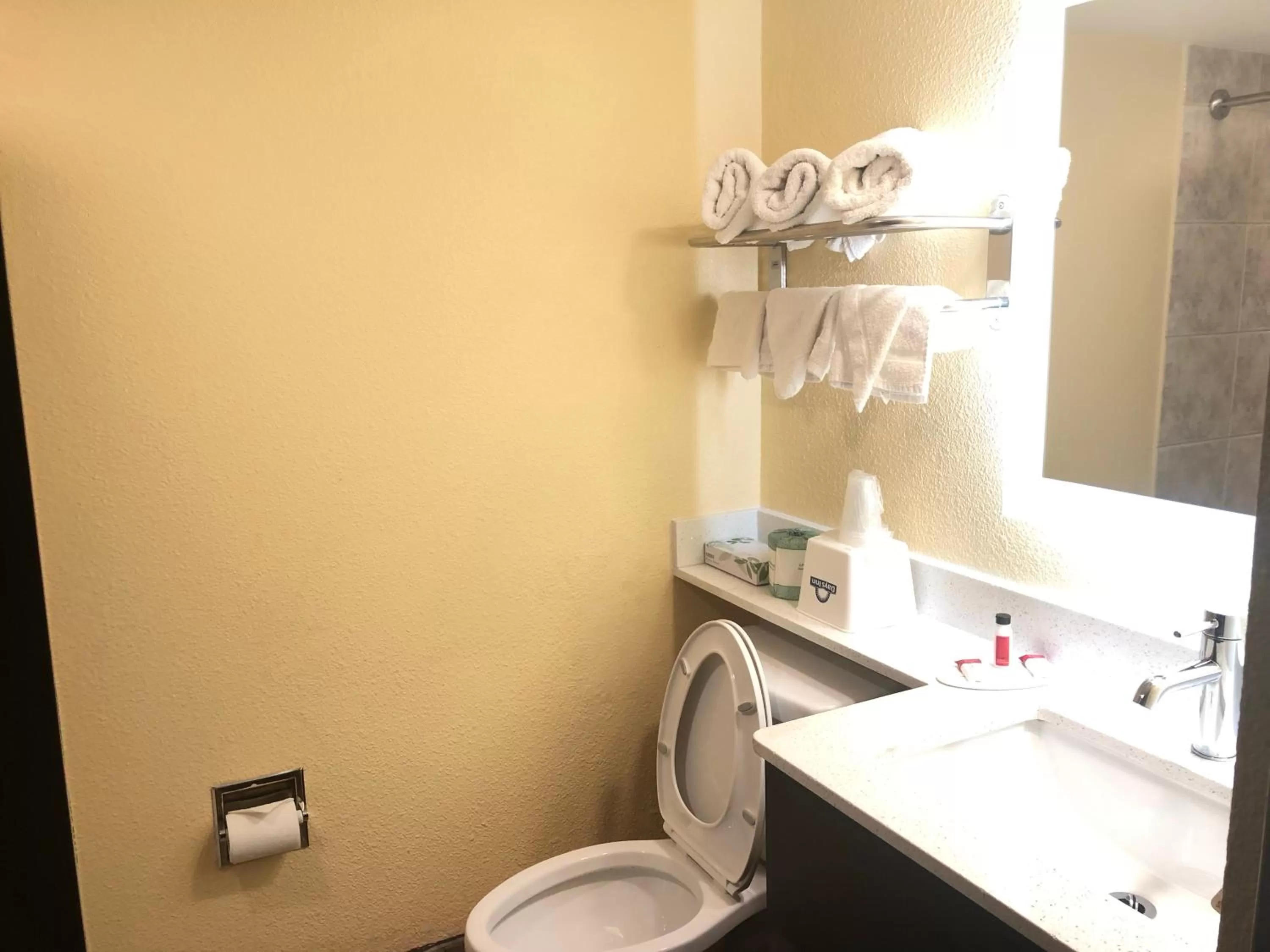 Bathroom in Days Inn by Wyndham Grove City Columbus South