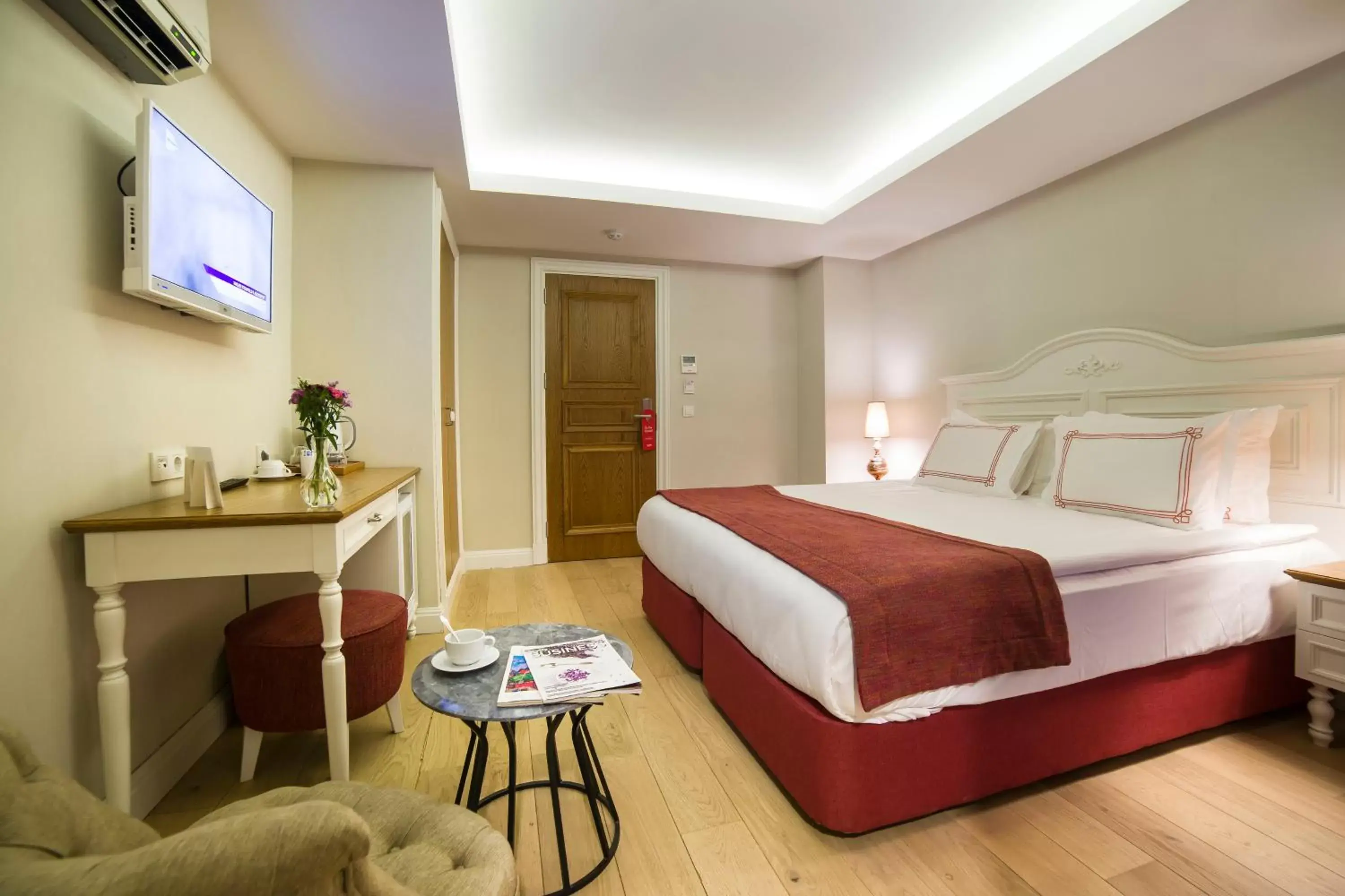 Photo of the whole room, Bed in Amofta Hotel Taksim