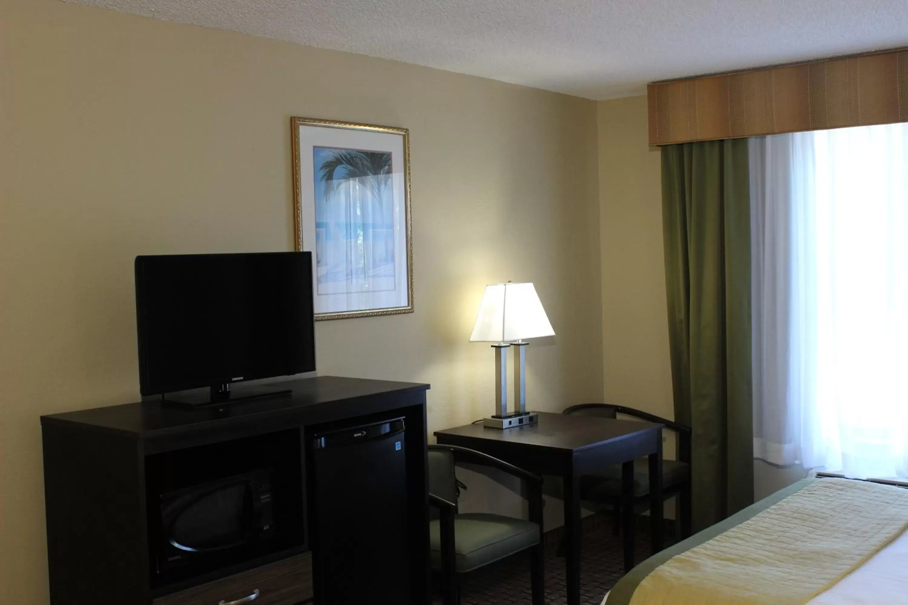 TV and multimedia, TV/Entertainment Center in Baymont by Wyndham Fort Myers Airport