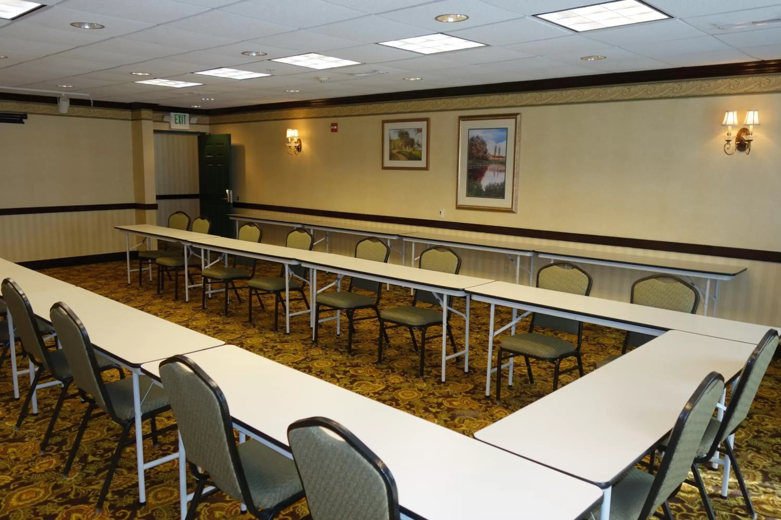 Meeting/conference room, Business Area/Conference Room in Wingate by Wyndham Youngstown - Austintown