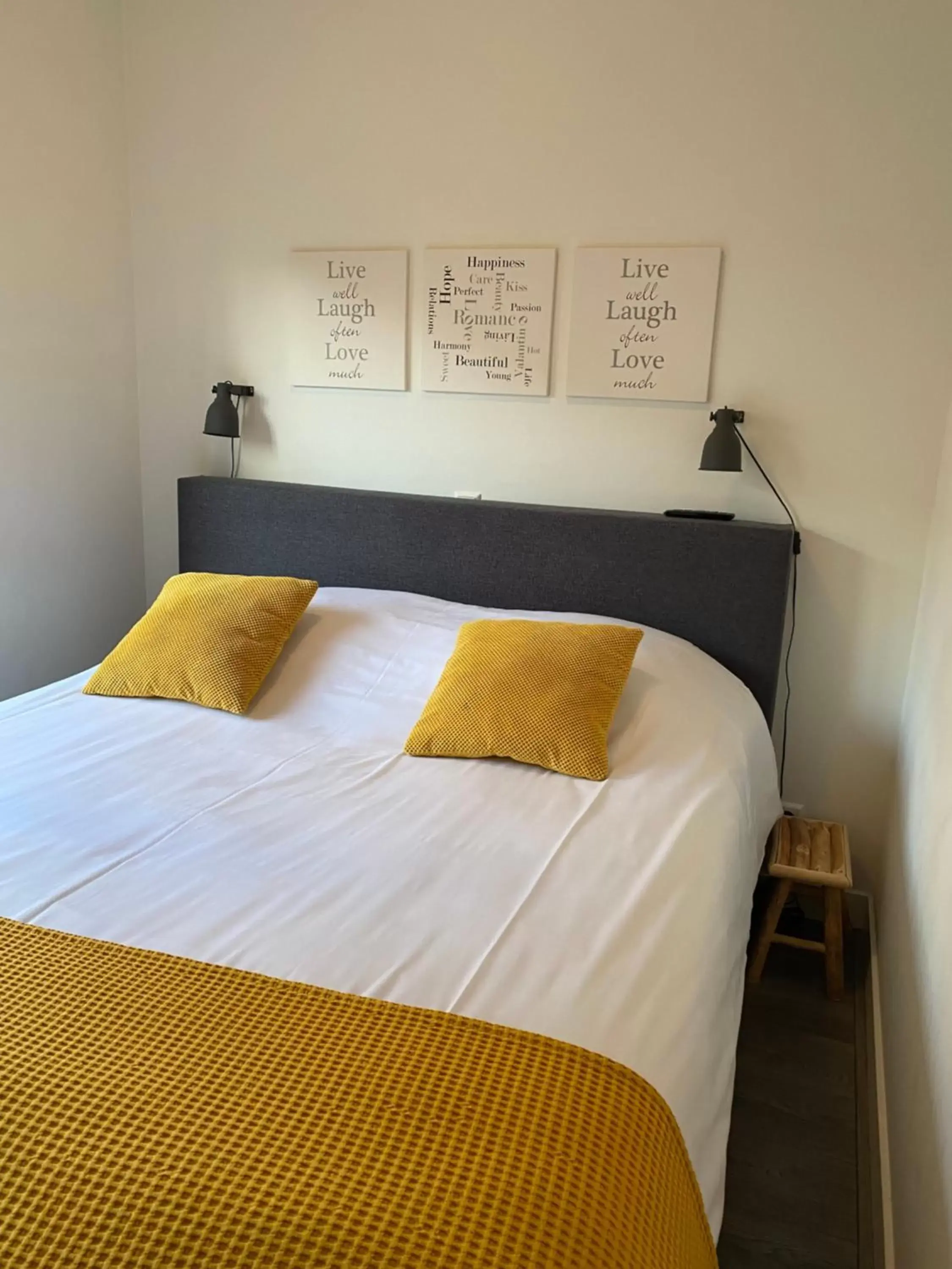 Bed, Room Photo in Hotel Oranjestaete