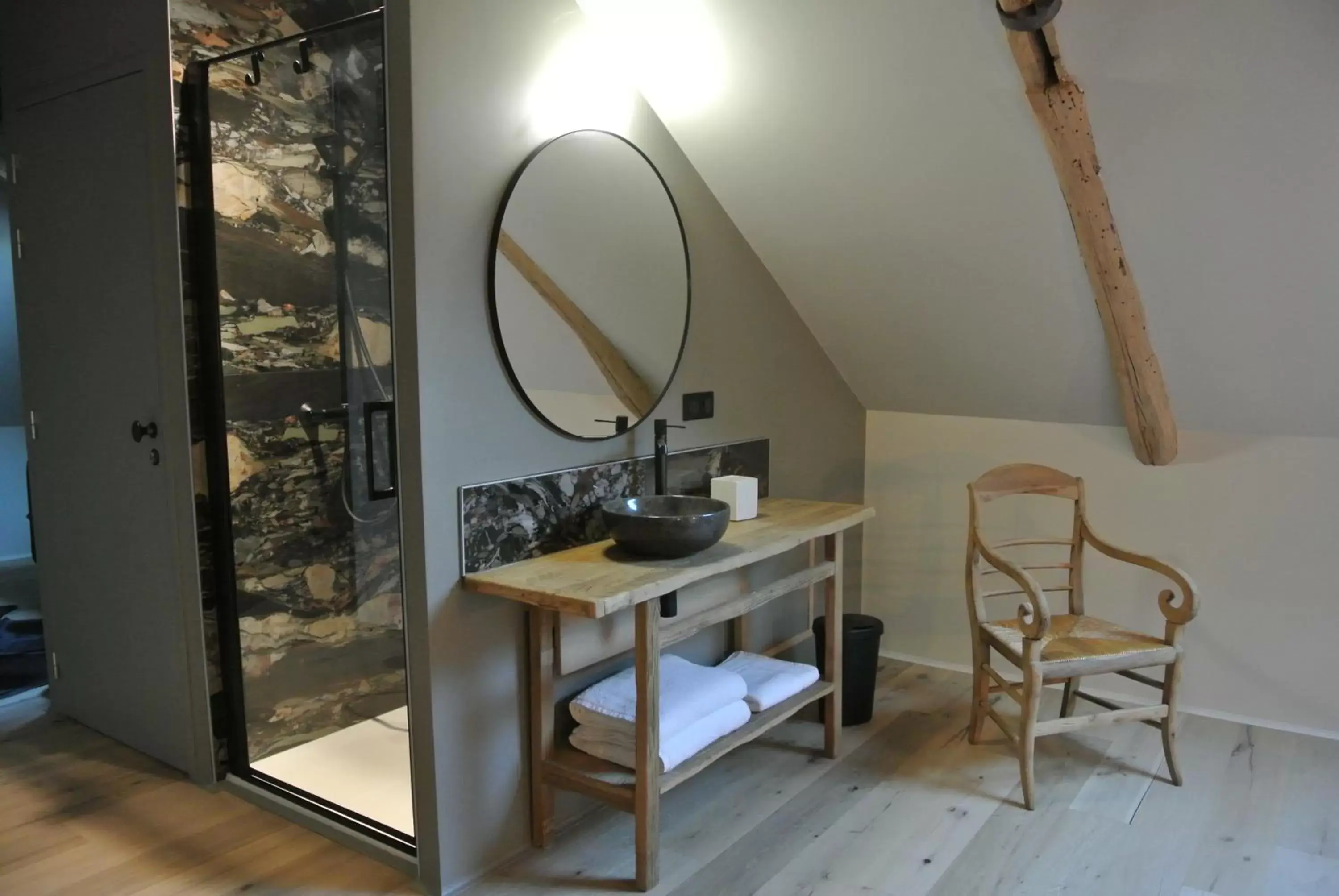 Toilet, TV/Entertainment Center in Domaine de La Soudelle