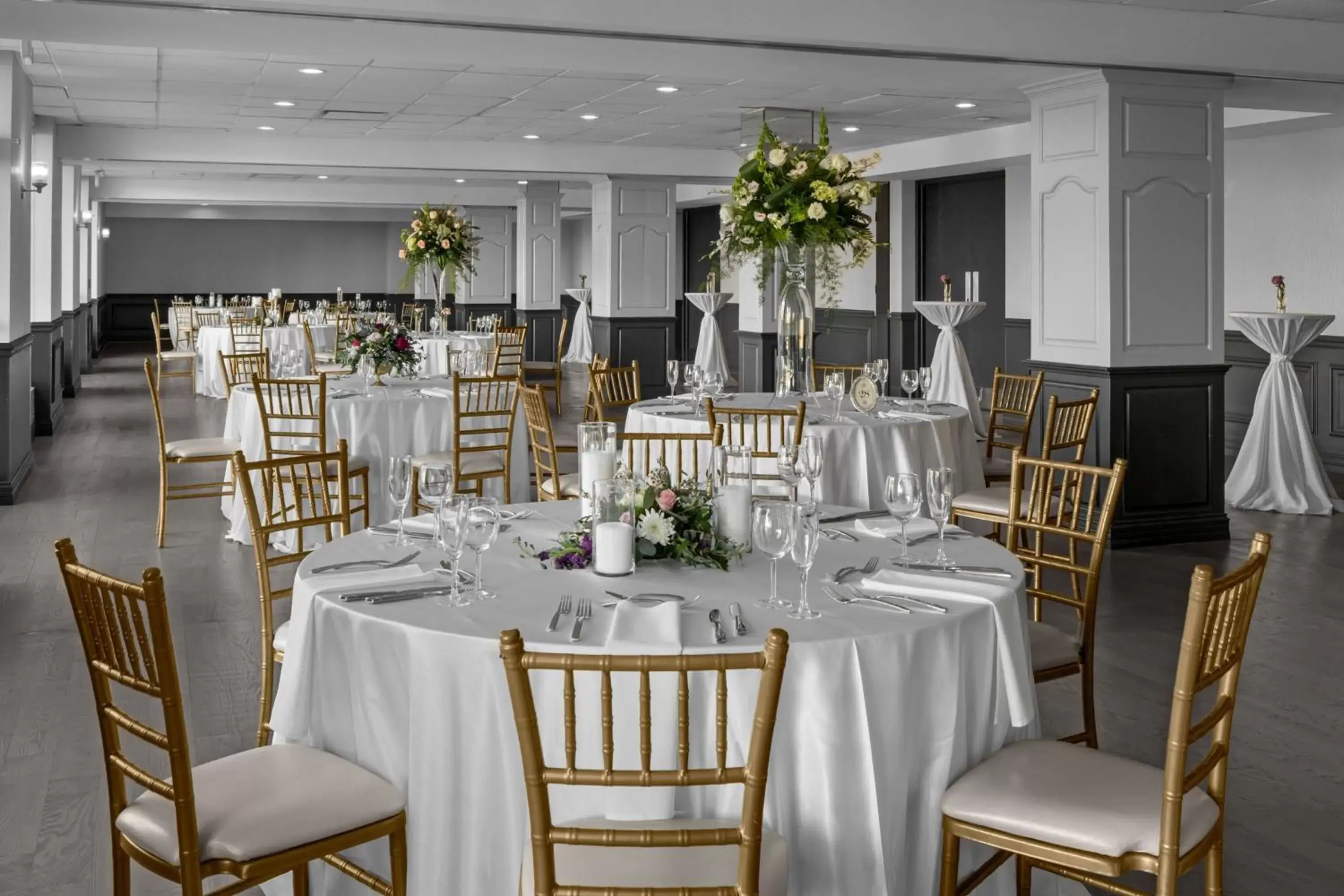 Banquet/Function facilities, Restaurant/Places to Eat in The Drake Oak Brook, Autograph Collection