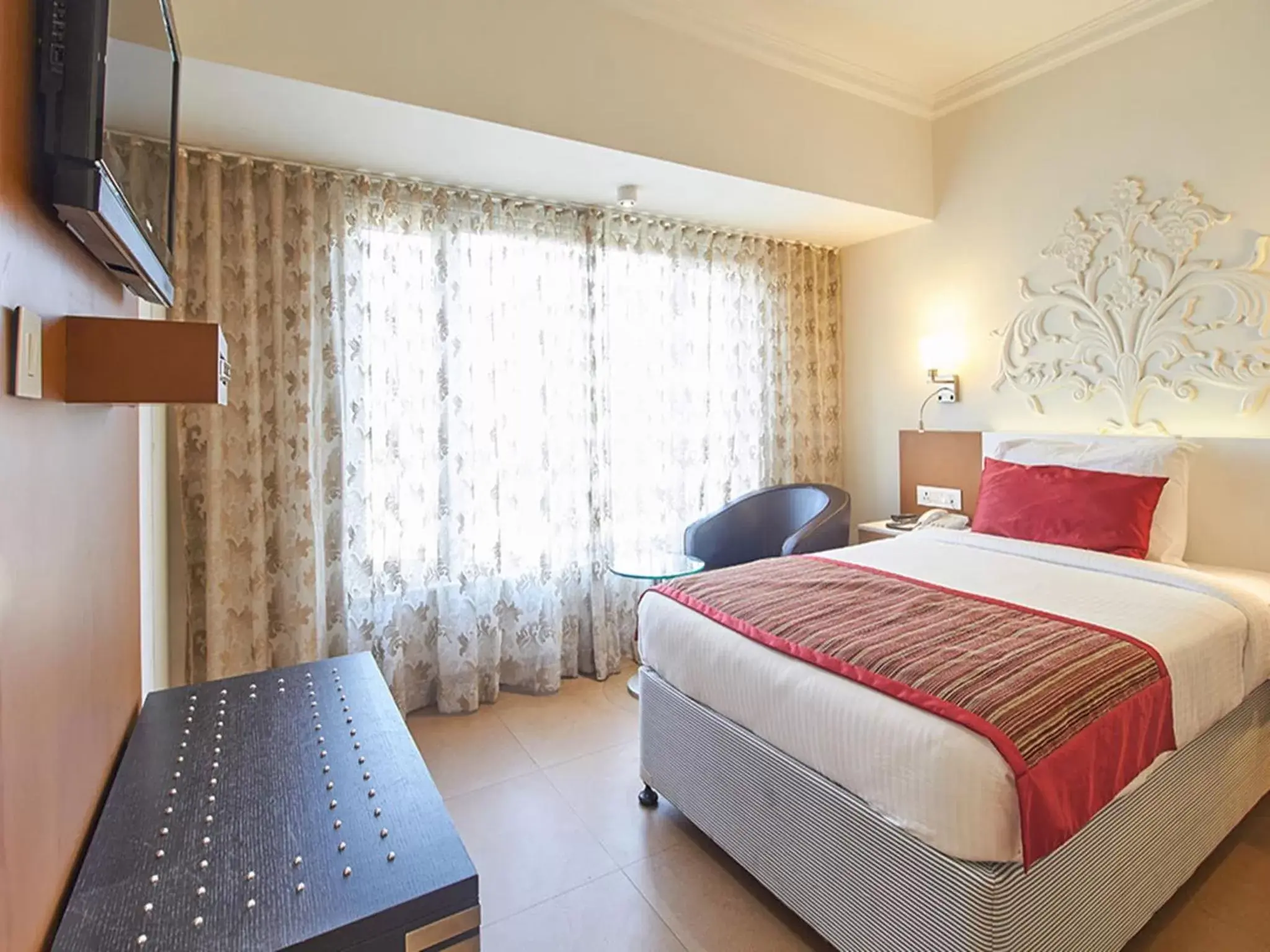 Bedroom, Bed in Sarovar Portico Rivera Ahmedabad