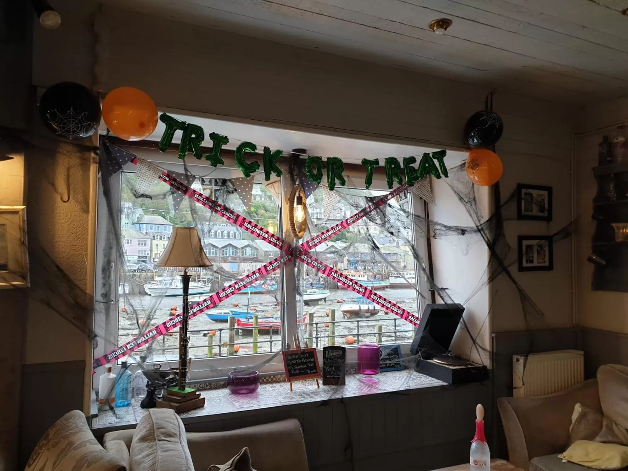 Lounge or bar in The Harbour Moon