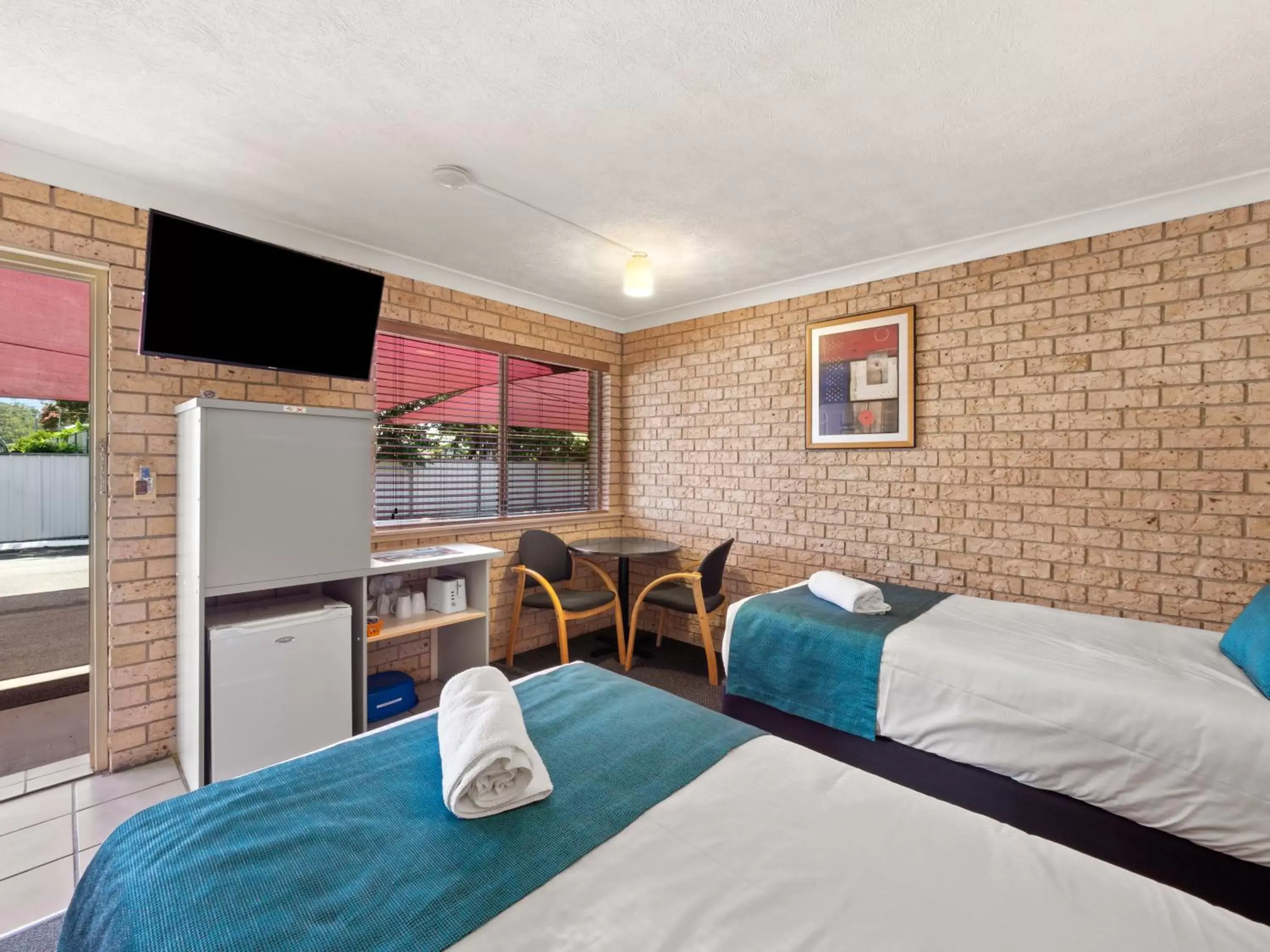 Dining area in Kennedy Drive Airport Motel