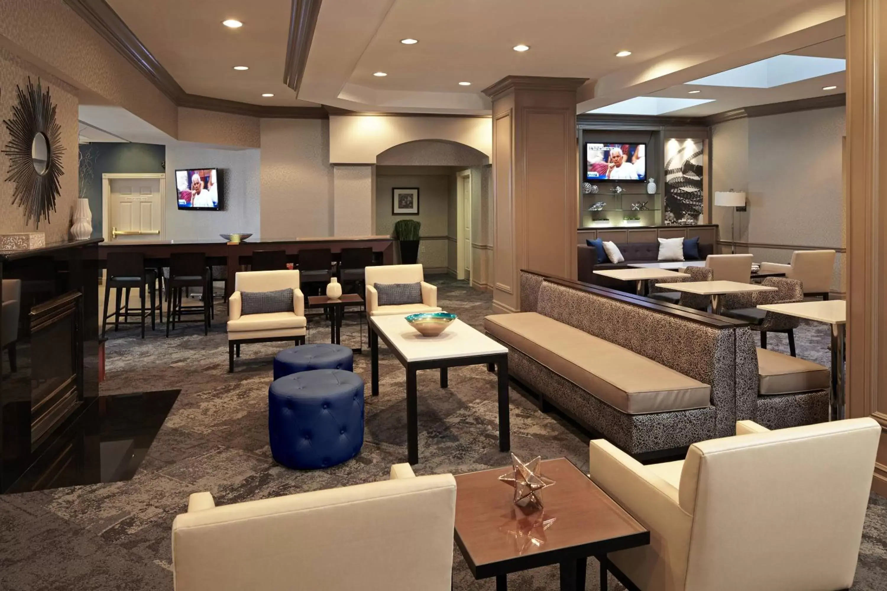 Lobby or reception, Lounge/Bar in Residence Inn by Marriott Beverly Hills