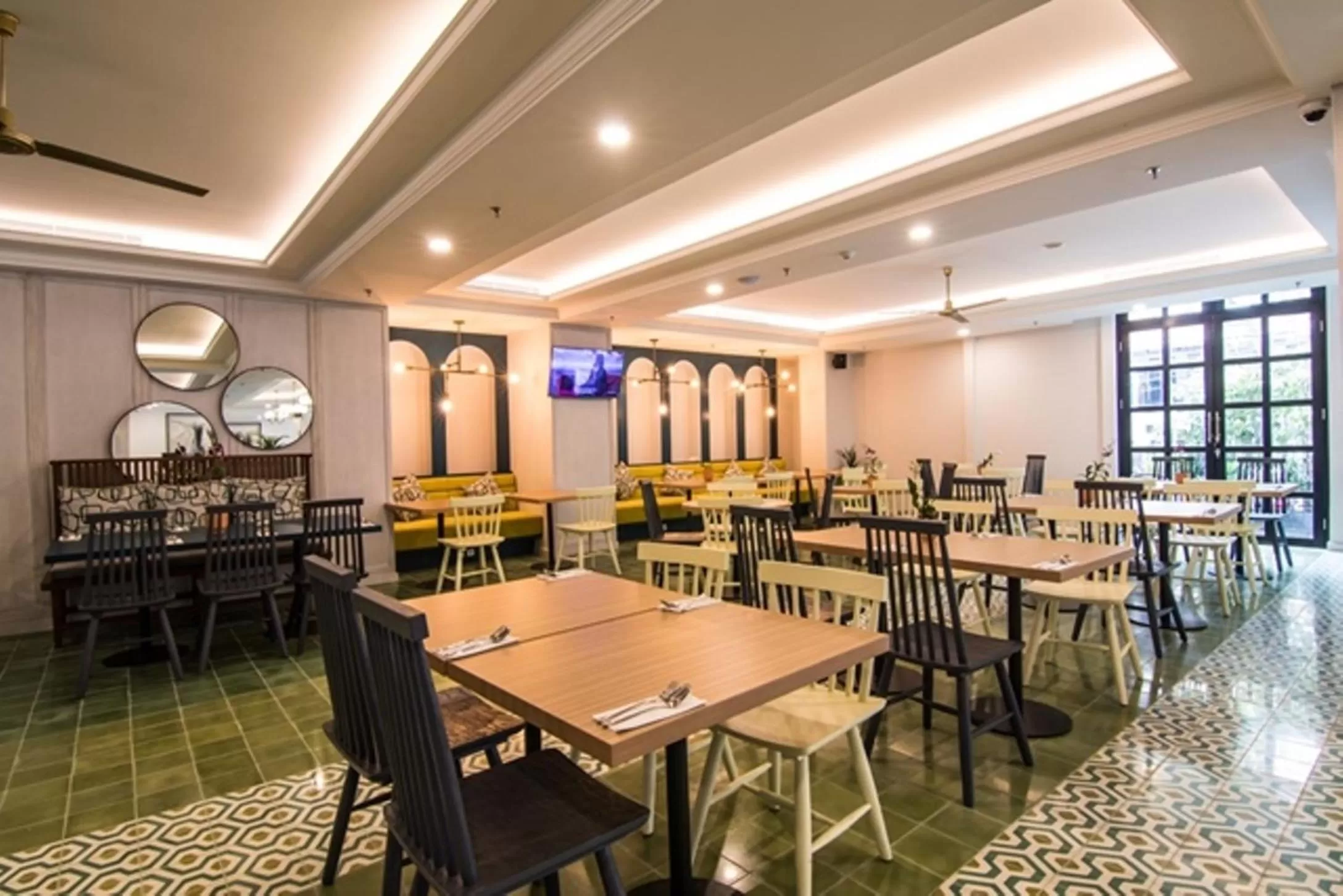 Restaurant/places to eat in Jambuluwuk Thamrin Hotel