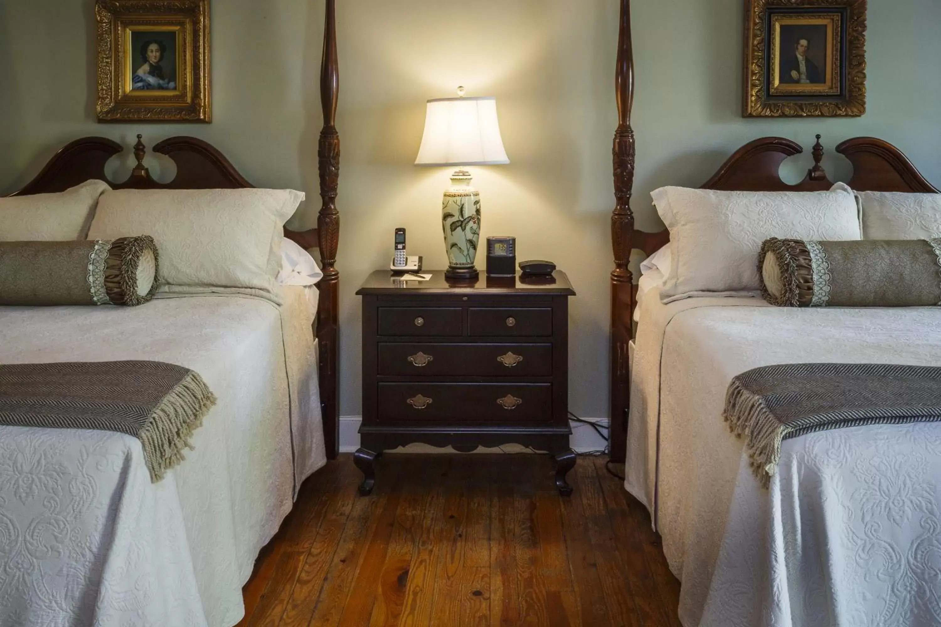 Bed in Eliza Thompson House, Historic Inns of Savannah Collection