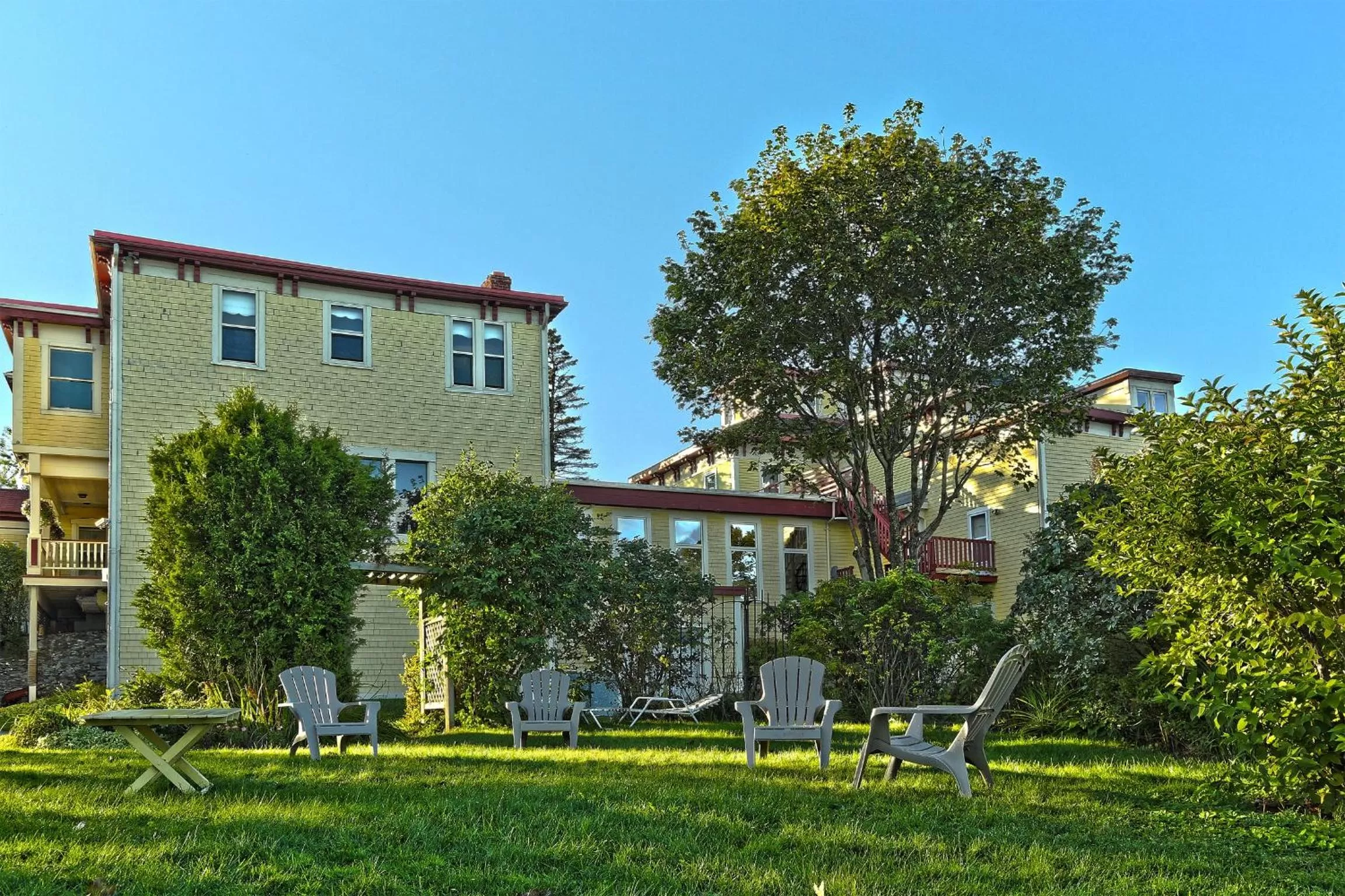 Garden view, Property Building in Homeport Historic B&B