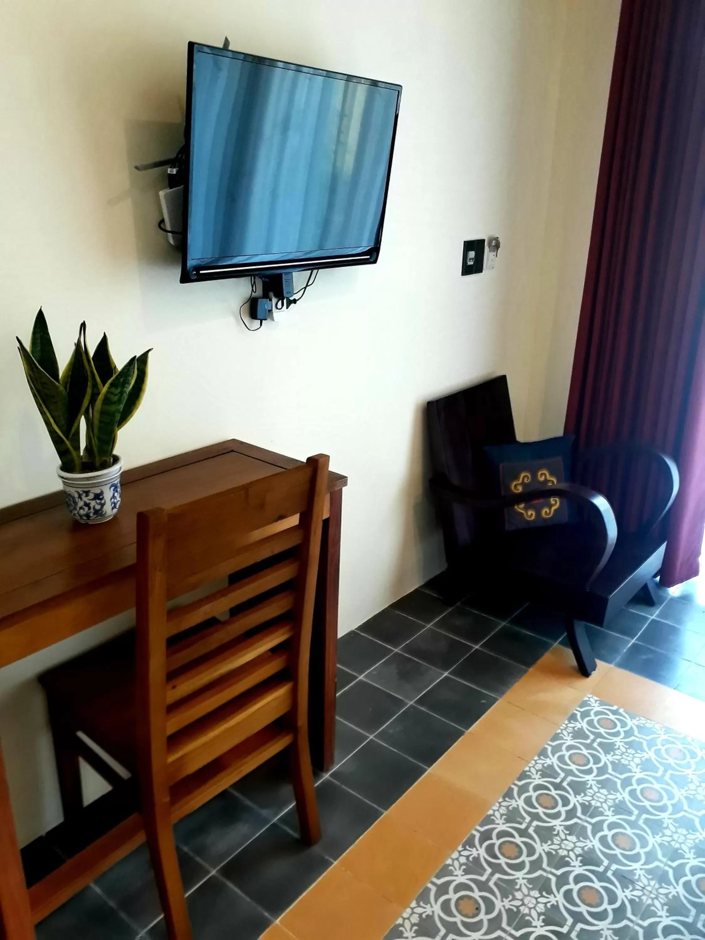 Bedroom in Pink Tulip Hoi An