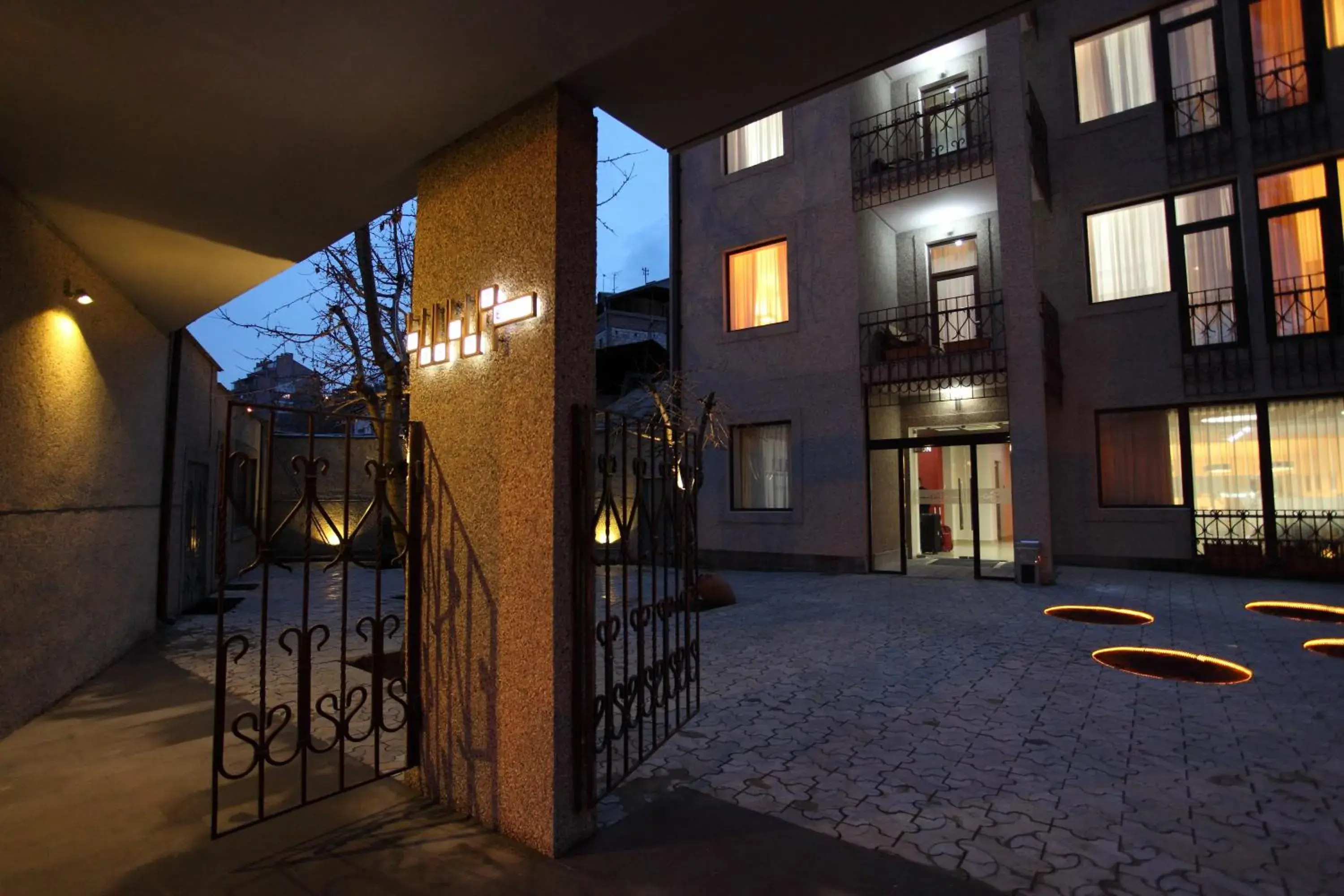 Facade/entrance, Property Building in Cascade Hotel