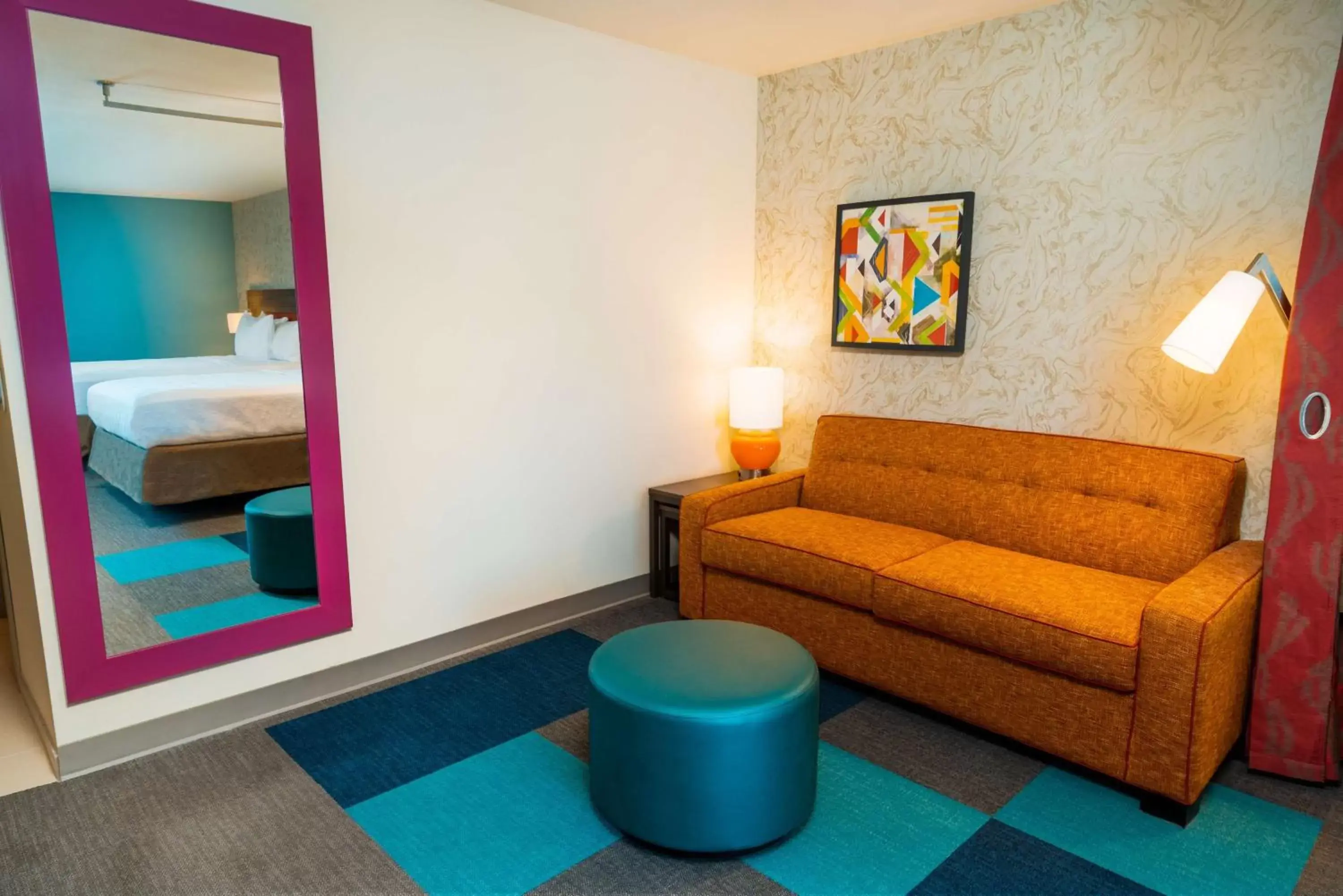 Living room, Bed in Home2 Suites Bakersfield Living room, Bed in Home2 Suites Bakersfield
