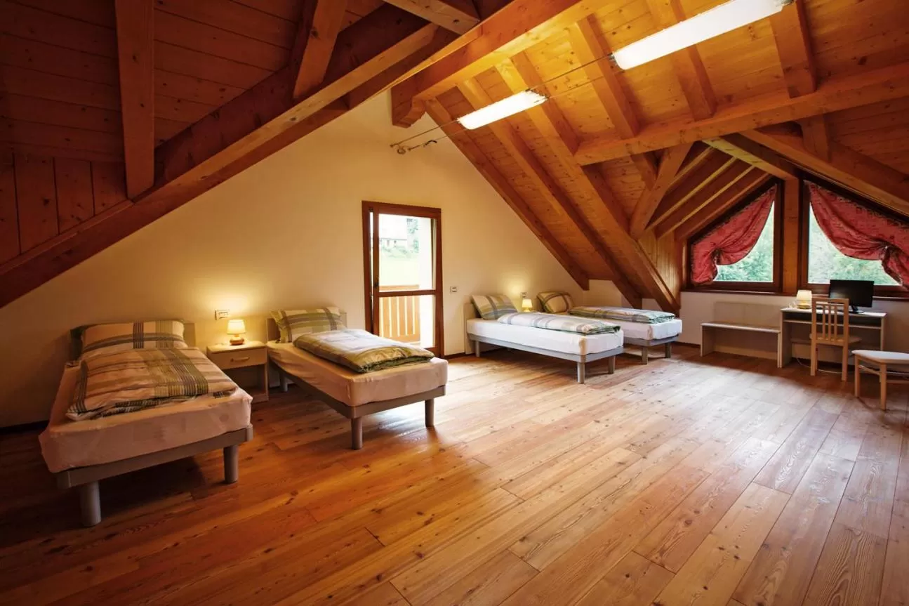 Day, Bed in Albergo Diffuso Tolmezzo