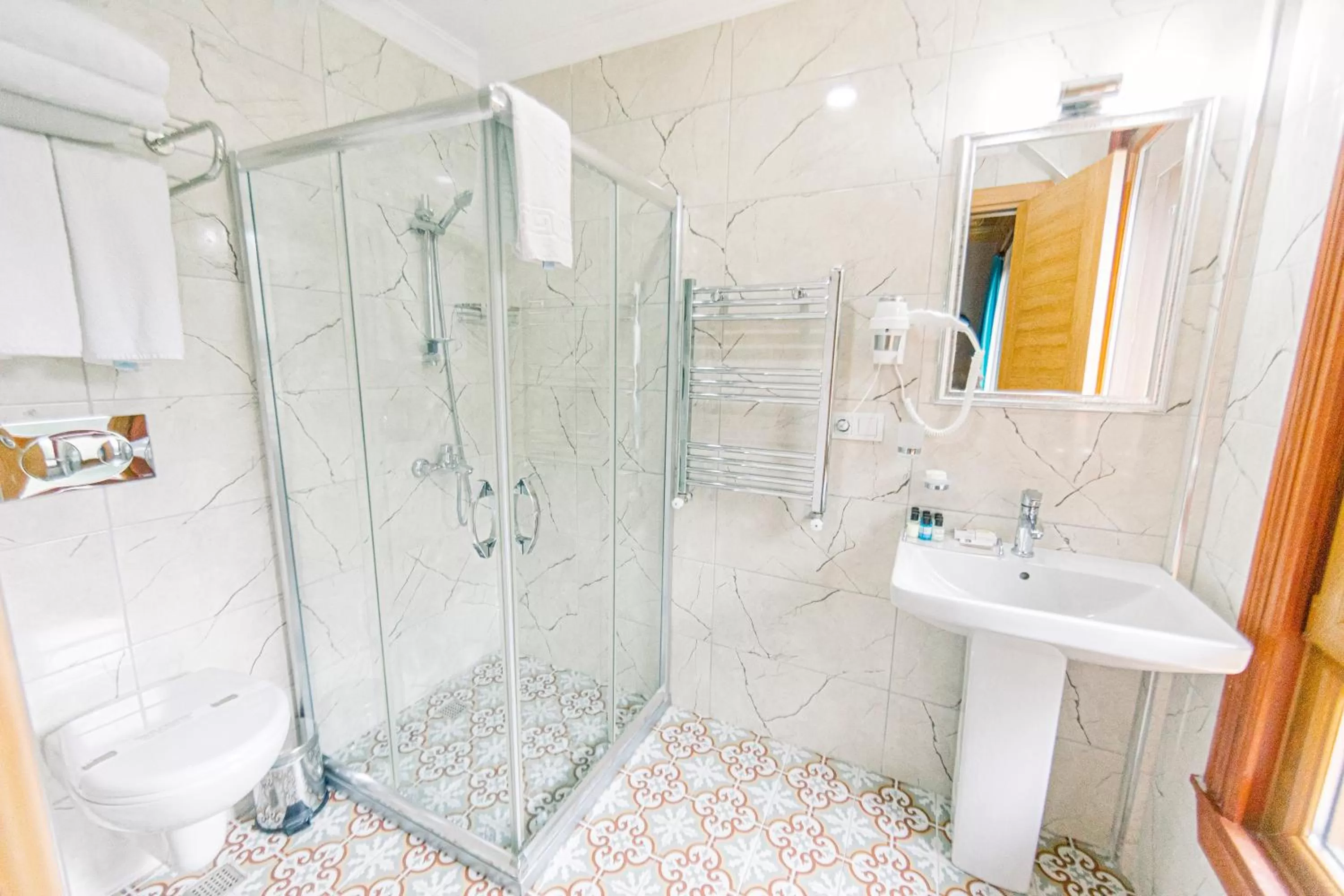 Bathroom in Acacia Mansion Hotel