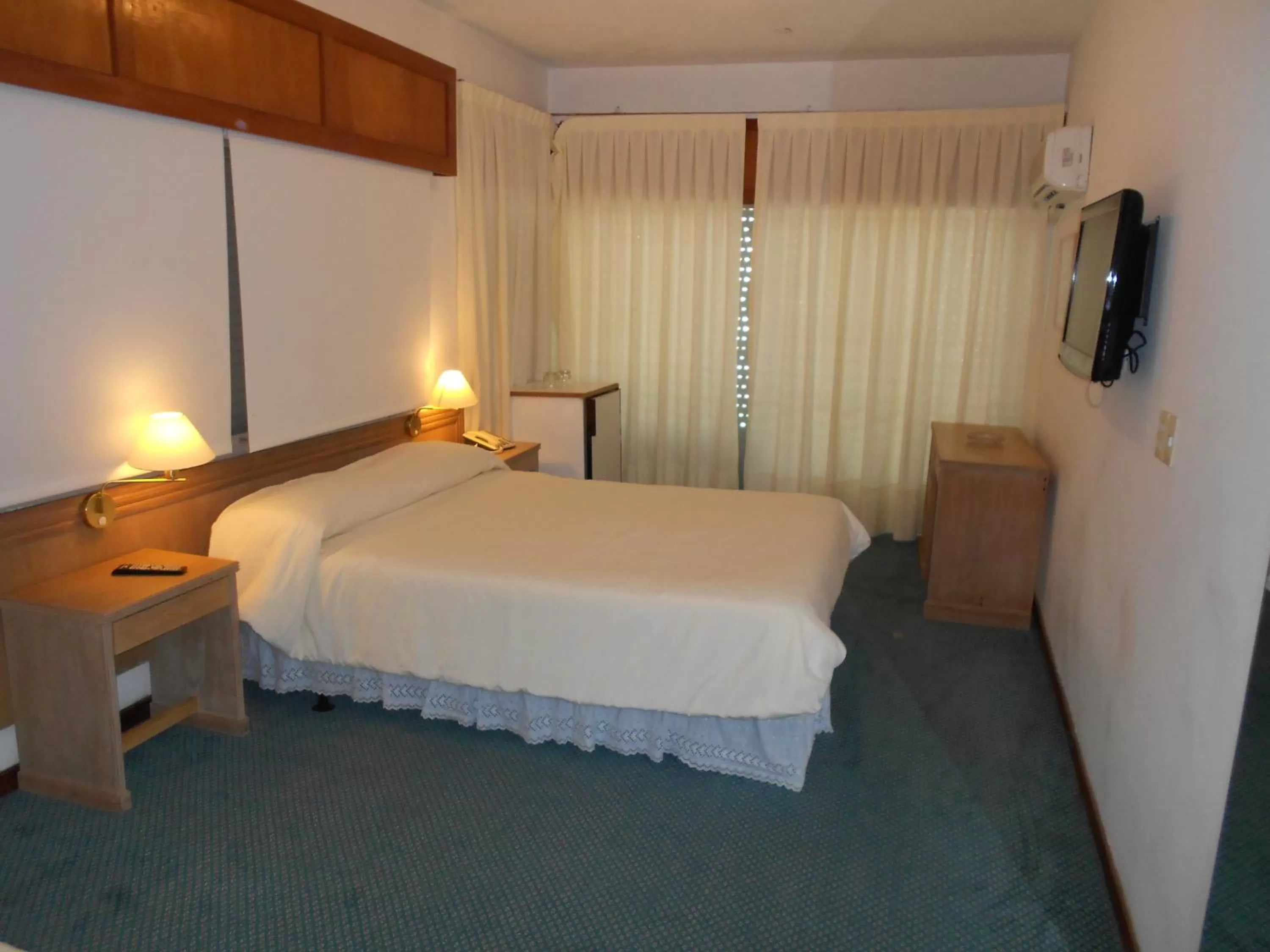 Photo of the whole room, Bed in Tanger Hotel