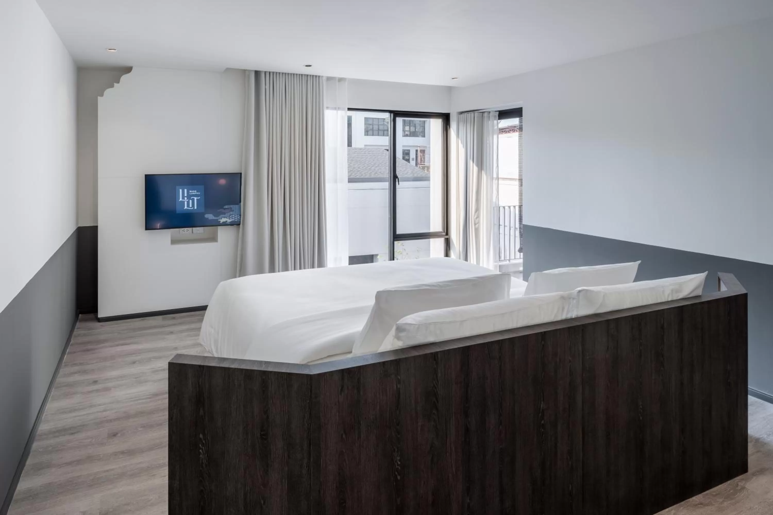 TV and multimedia, Bed in Lilit Bang Lumphu Hotel