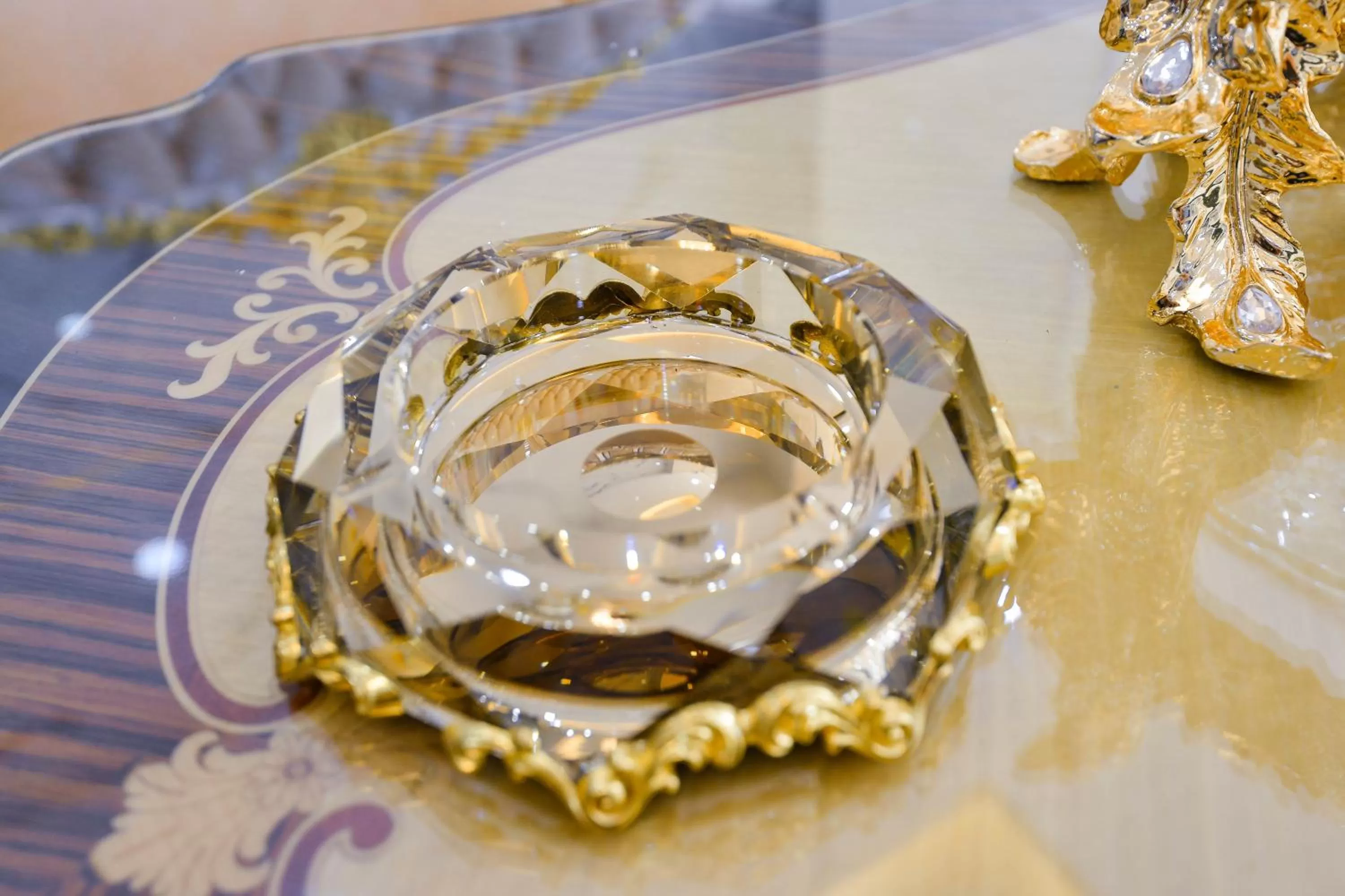 Other in Love Hotel Airport