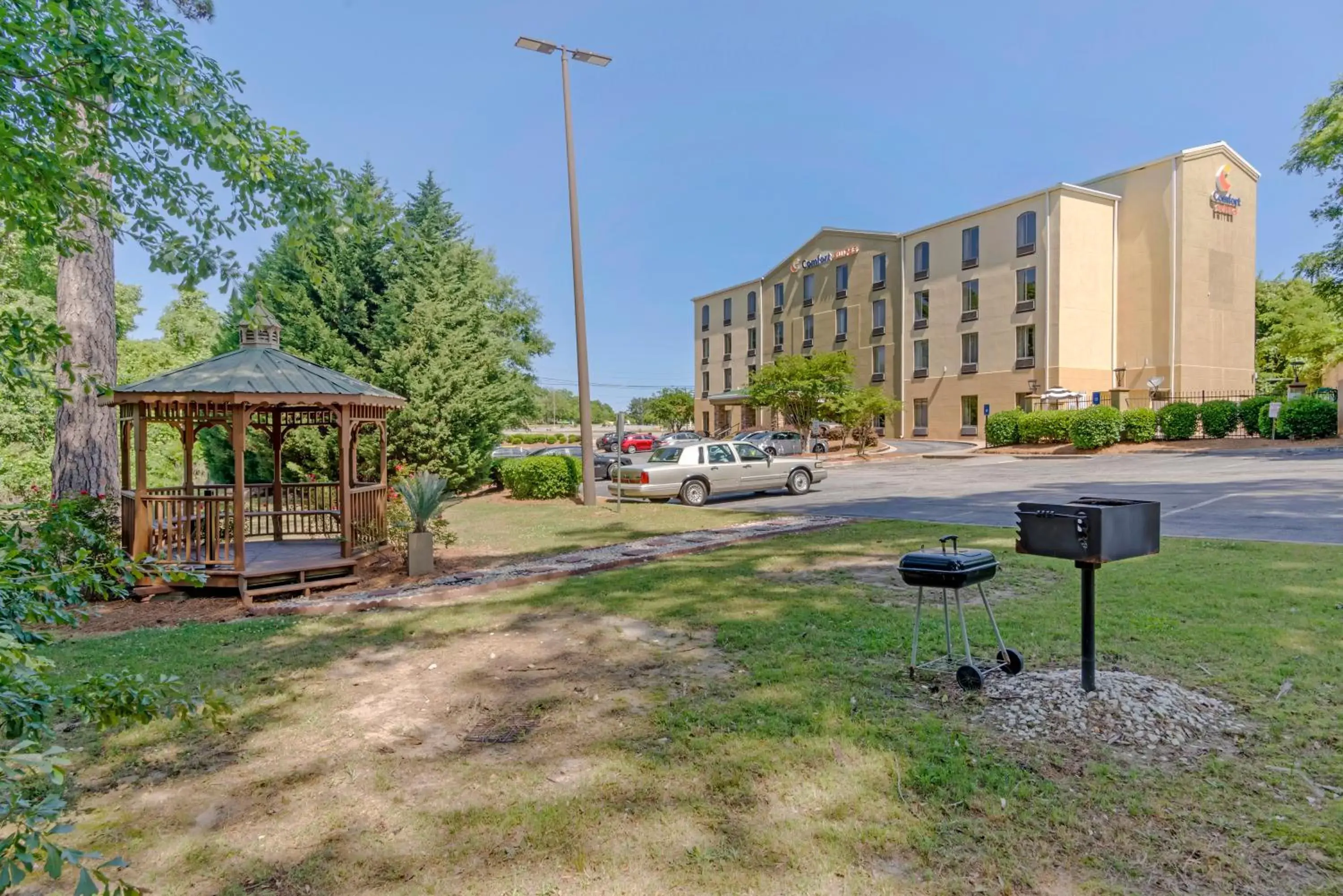 Garden, Property Building in Comfort Suites Columbus State University Area