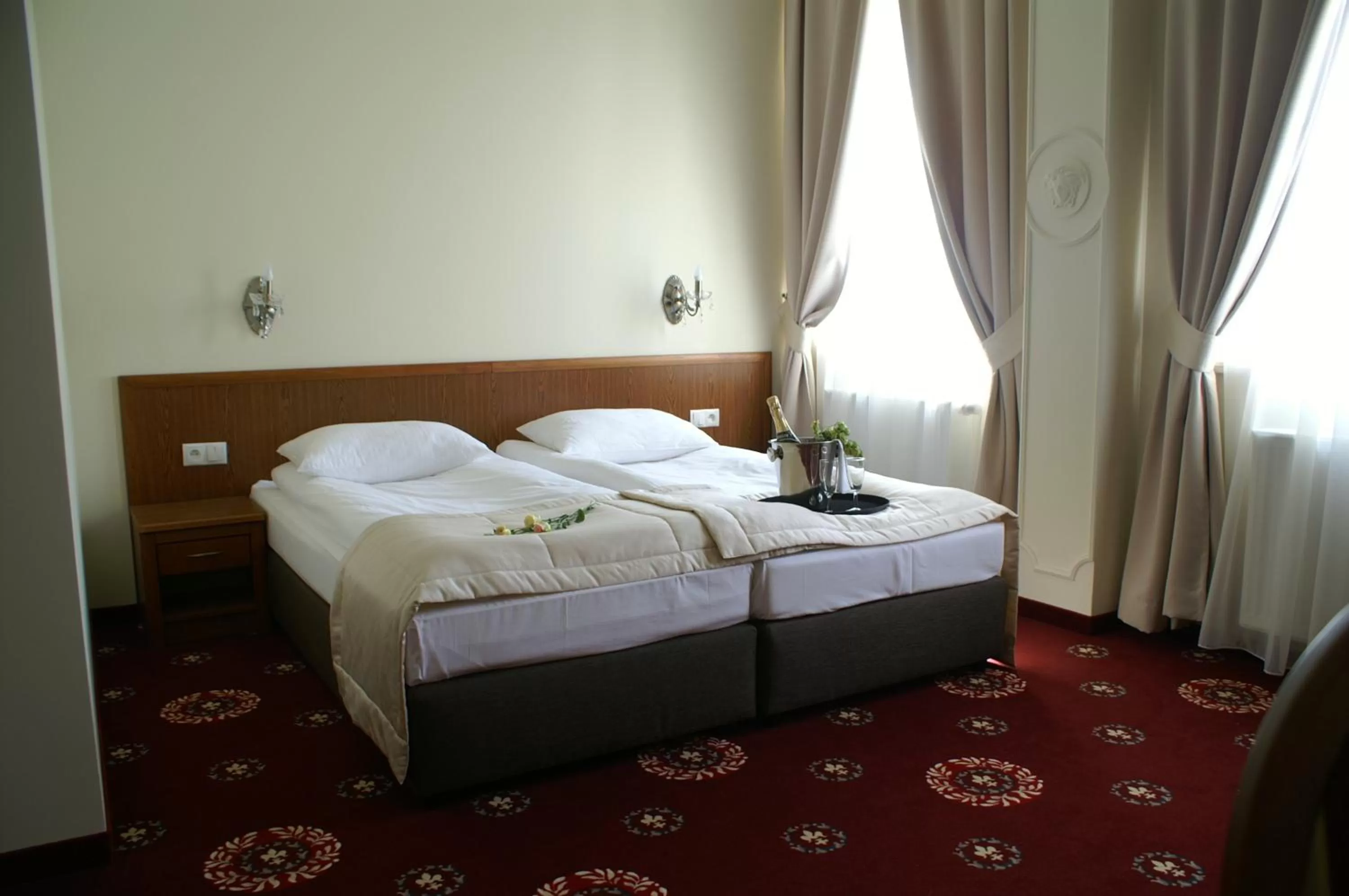 Photo of the whole room in Hotel President