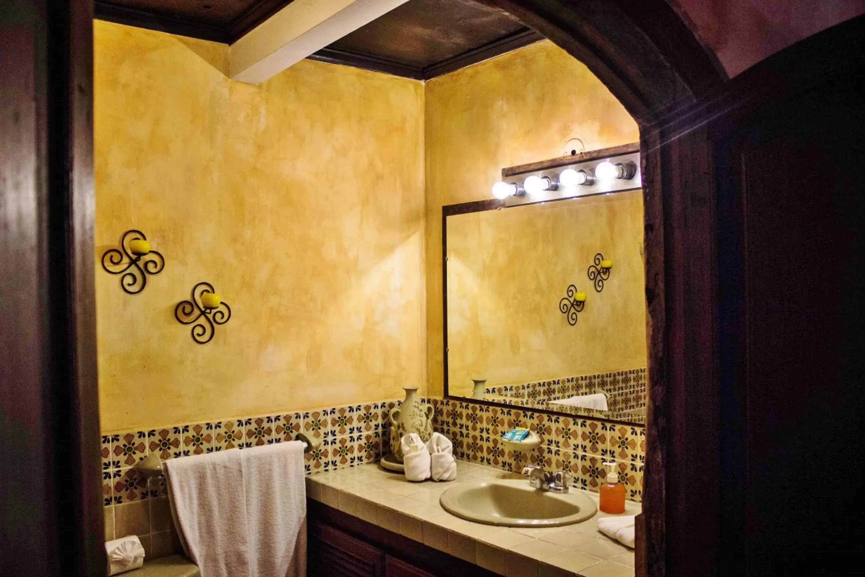 Bathroom in Hotel Convento Santa Catalina by AHS