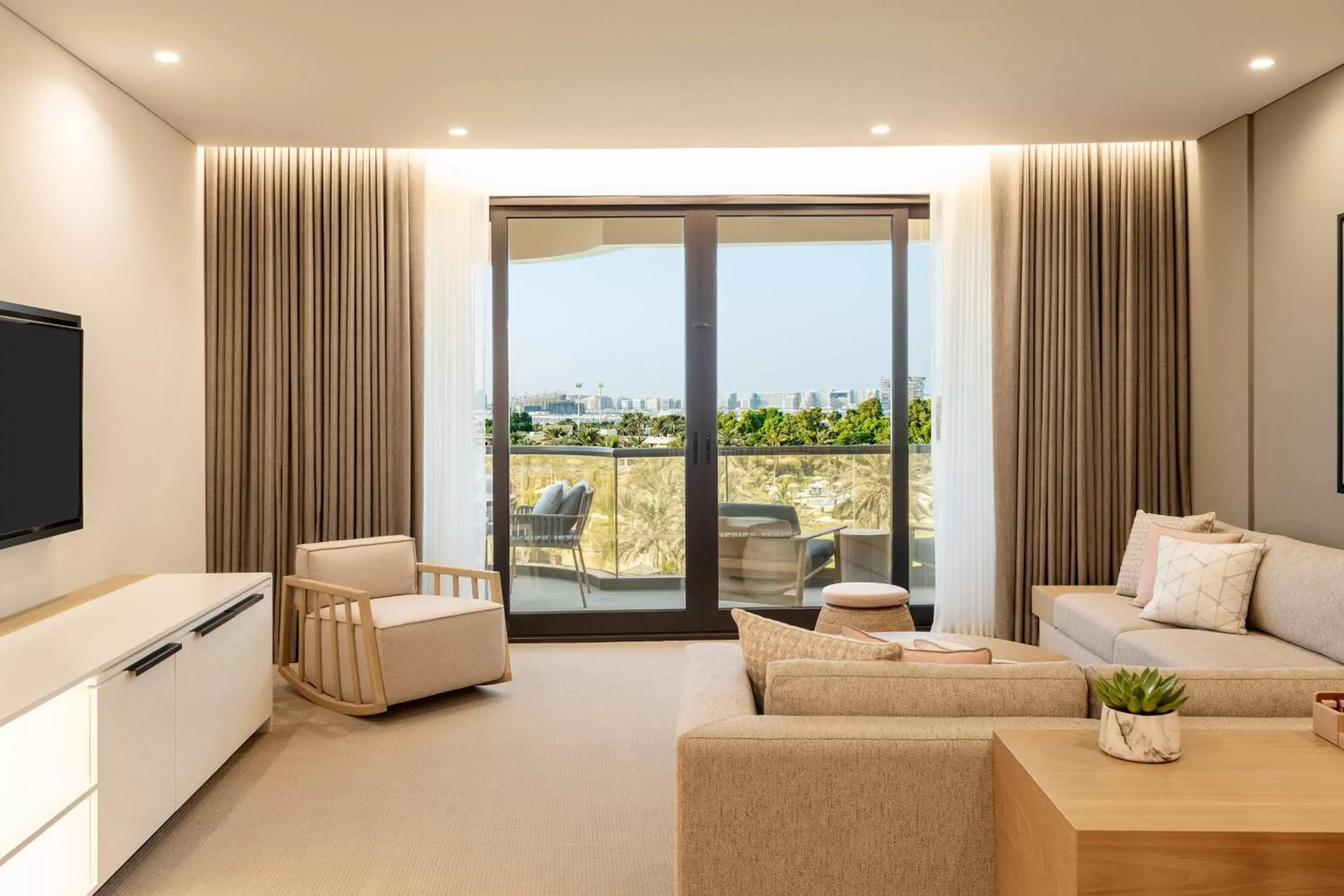 Lounge or bar, Seating Area in Le Royal Meridien Beach Resort & Spa Dubai