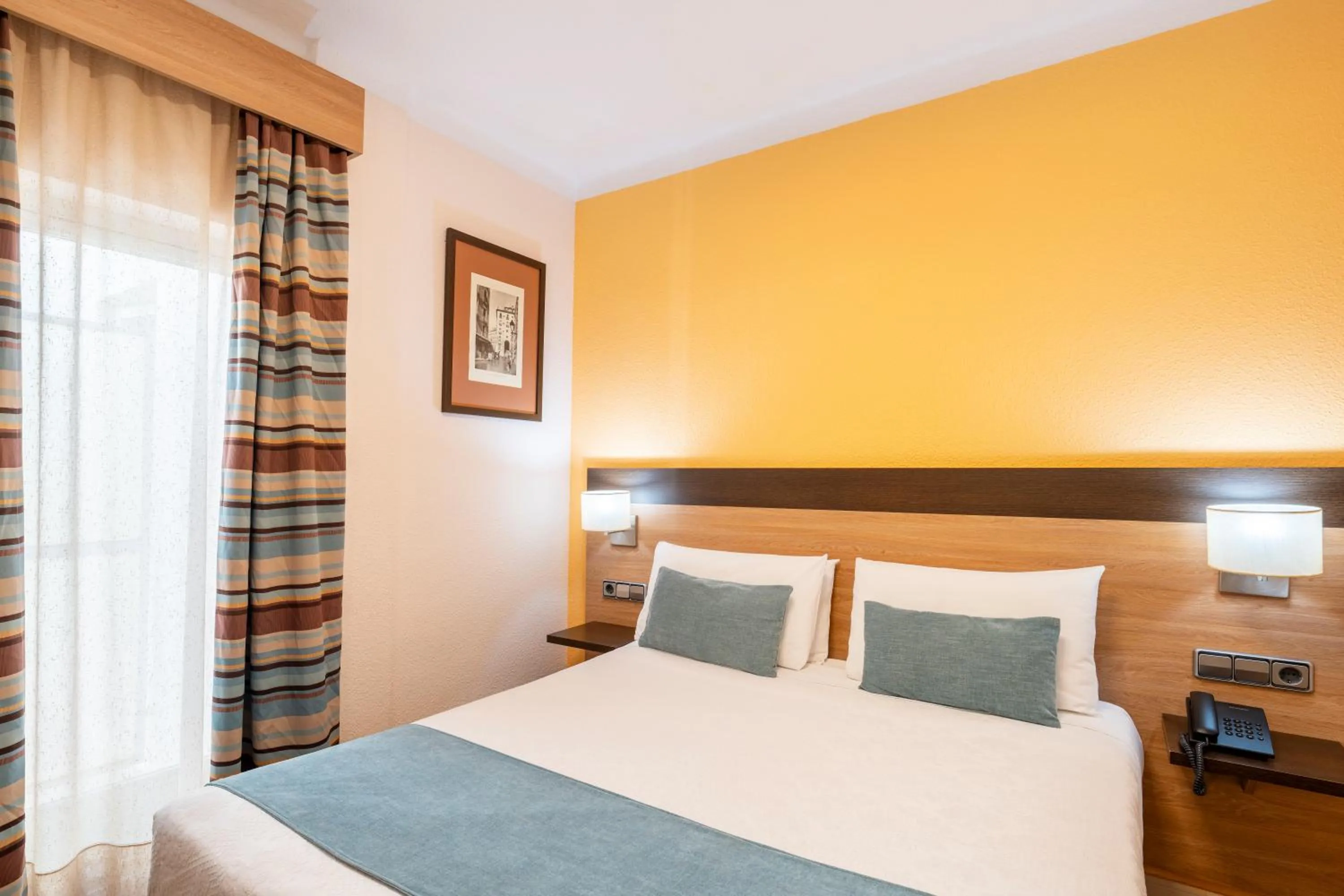 Bedroom, Bed in Hostal Ballesta