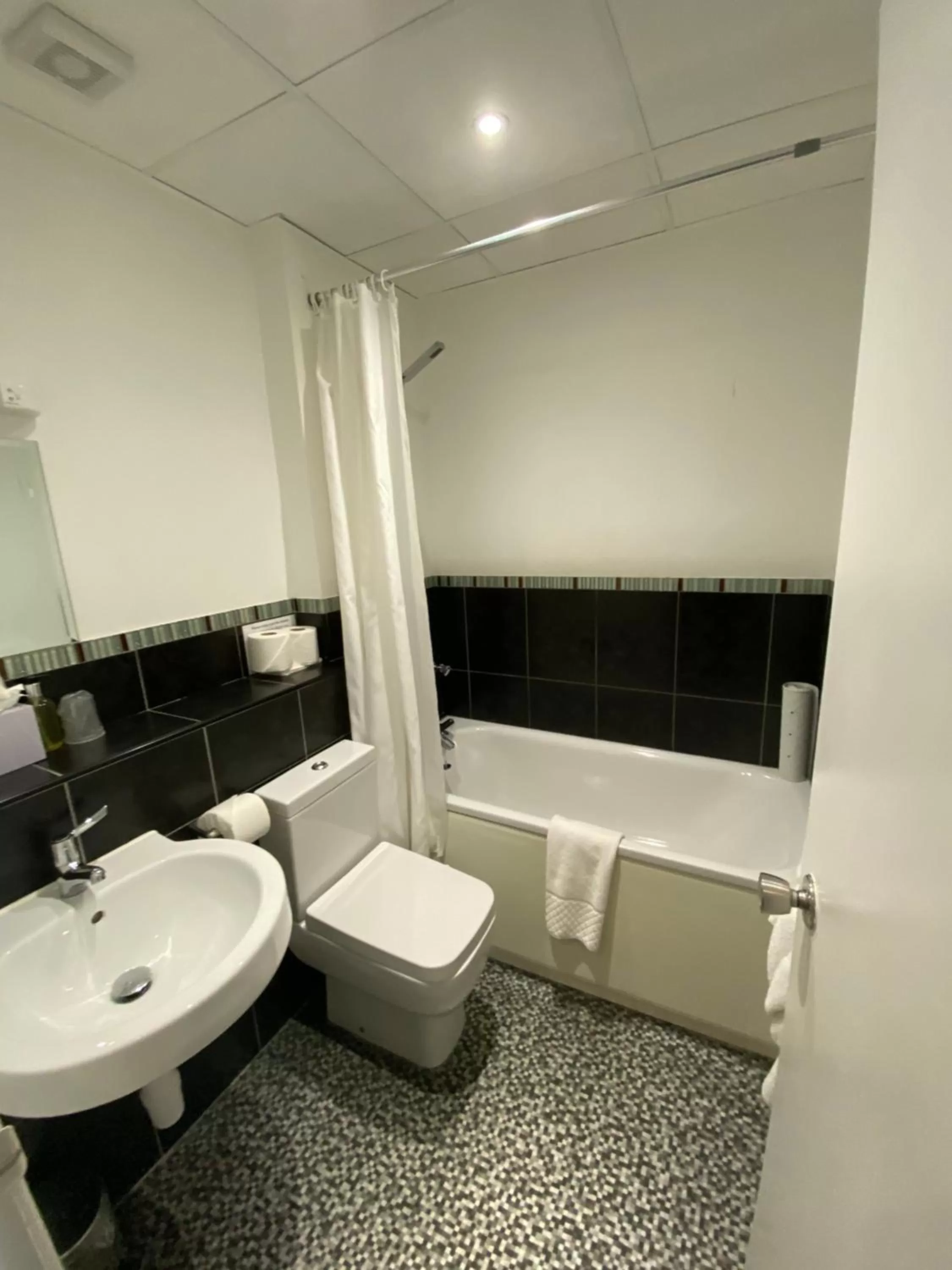 Bathroom in Cottonwood Boutique