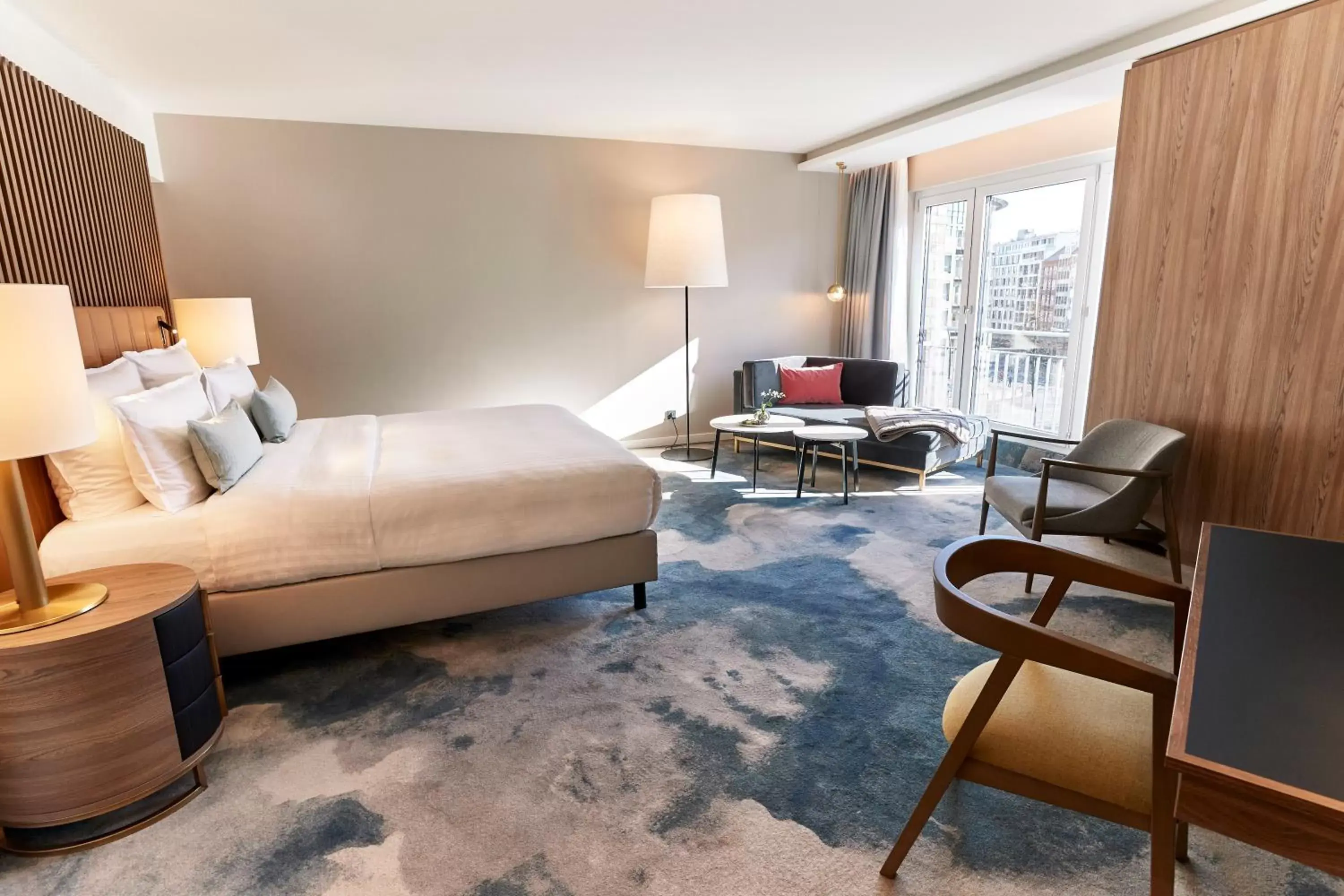 Photo of the whole room, Bed in Steigenberger Hotel Hamburg Photo of the whole room, Bed in Steigenberger Hotel Hamburg