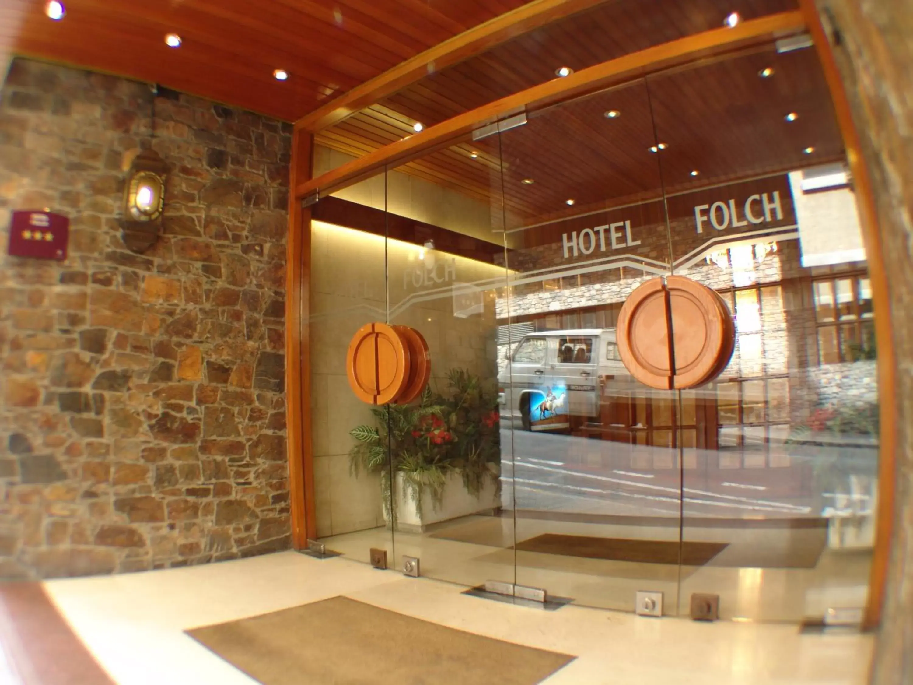 Facade/entrance in Hotel Folch Facade/entrance in Hotel Folch