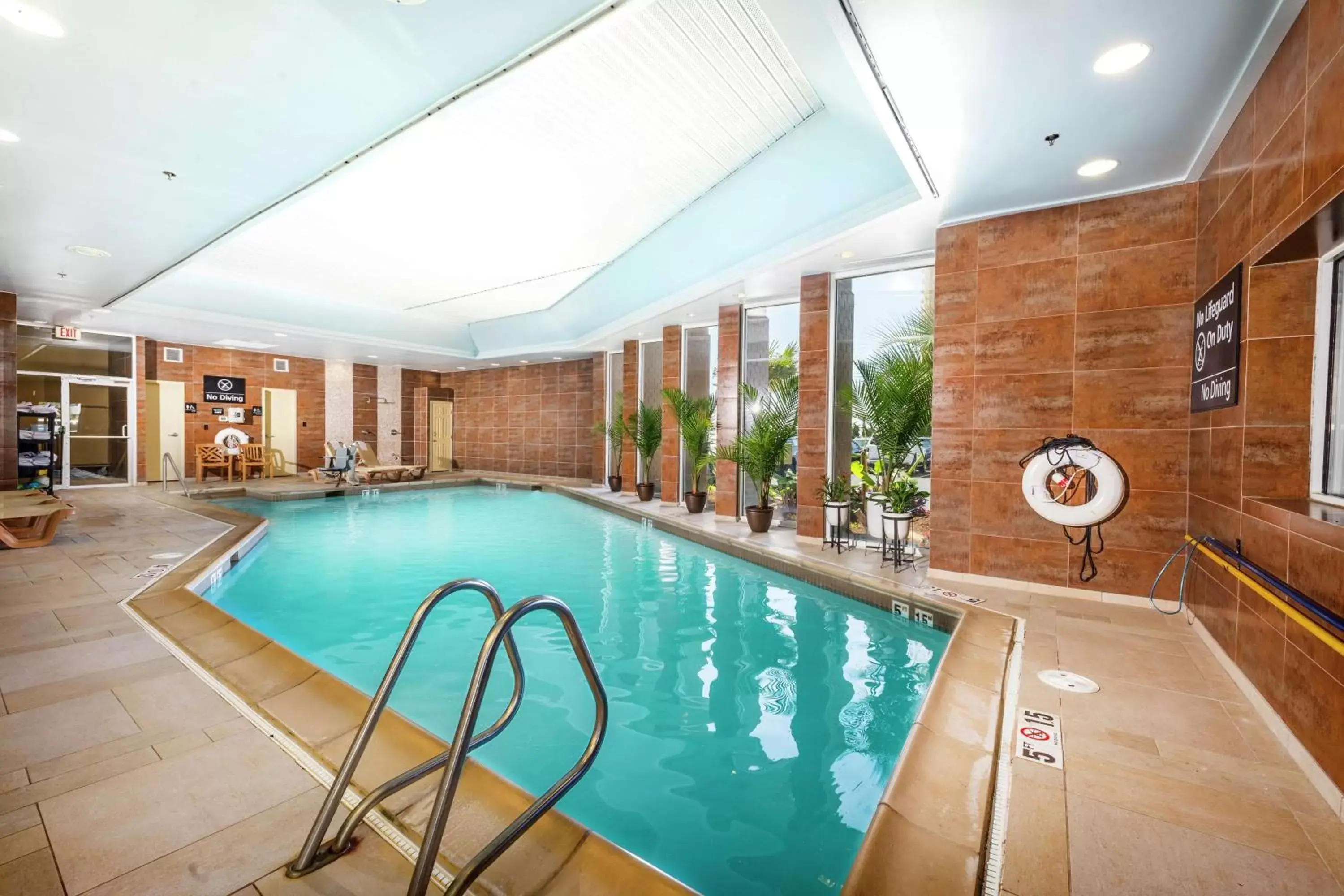 Pool view, Swimming Pool in Hampton Inn Virginia Beach Oceanfront North