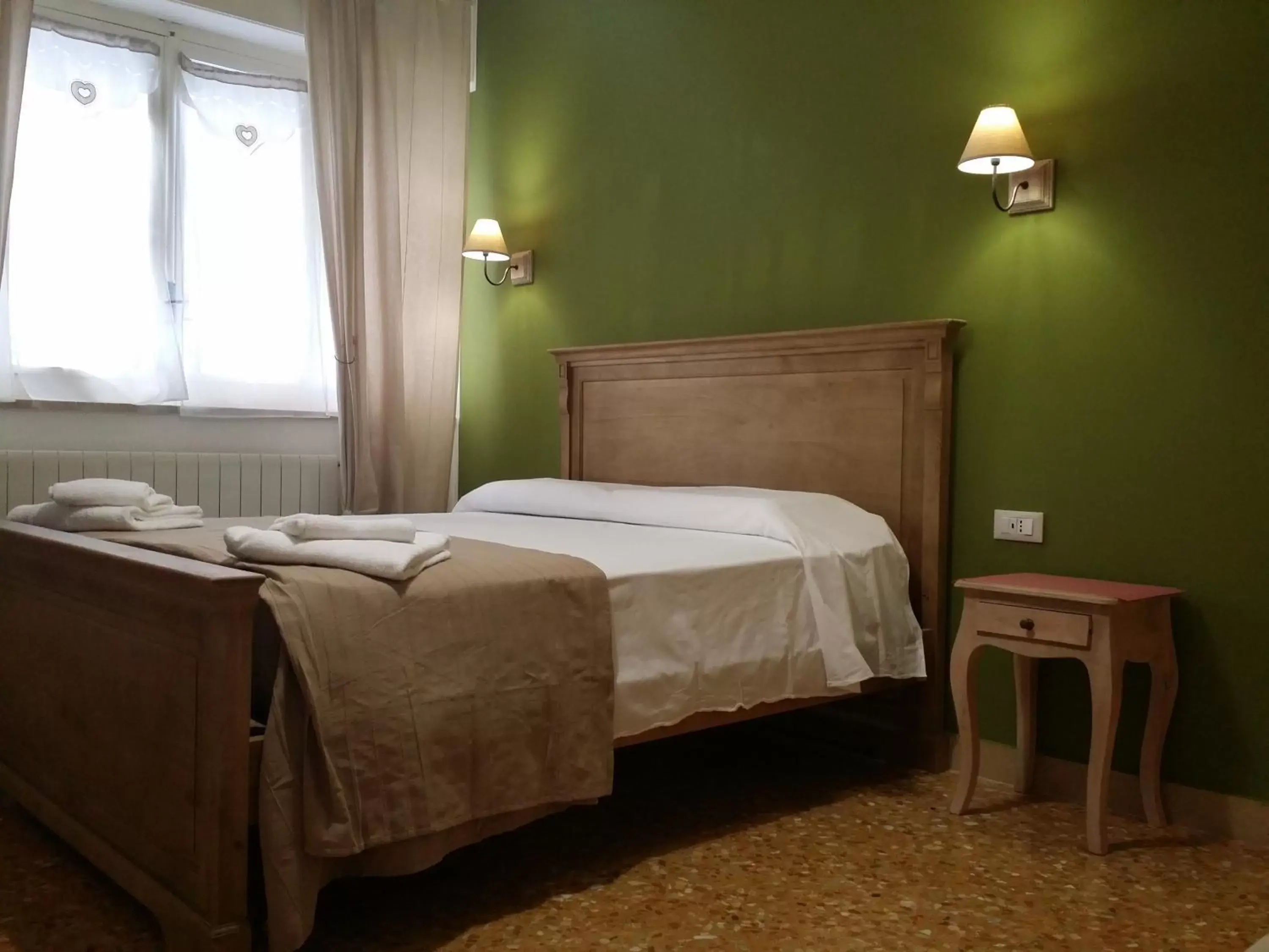 Photo of the whole room, Bed in Piazza Marina