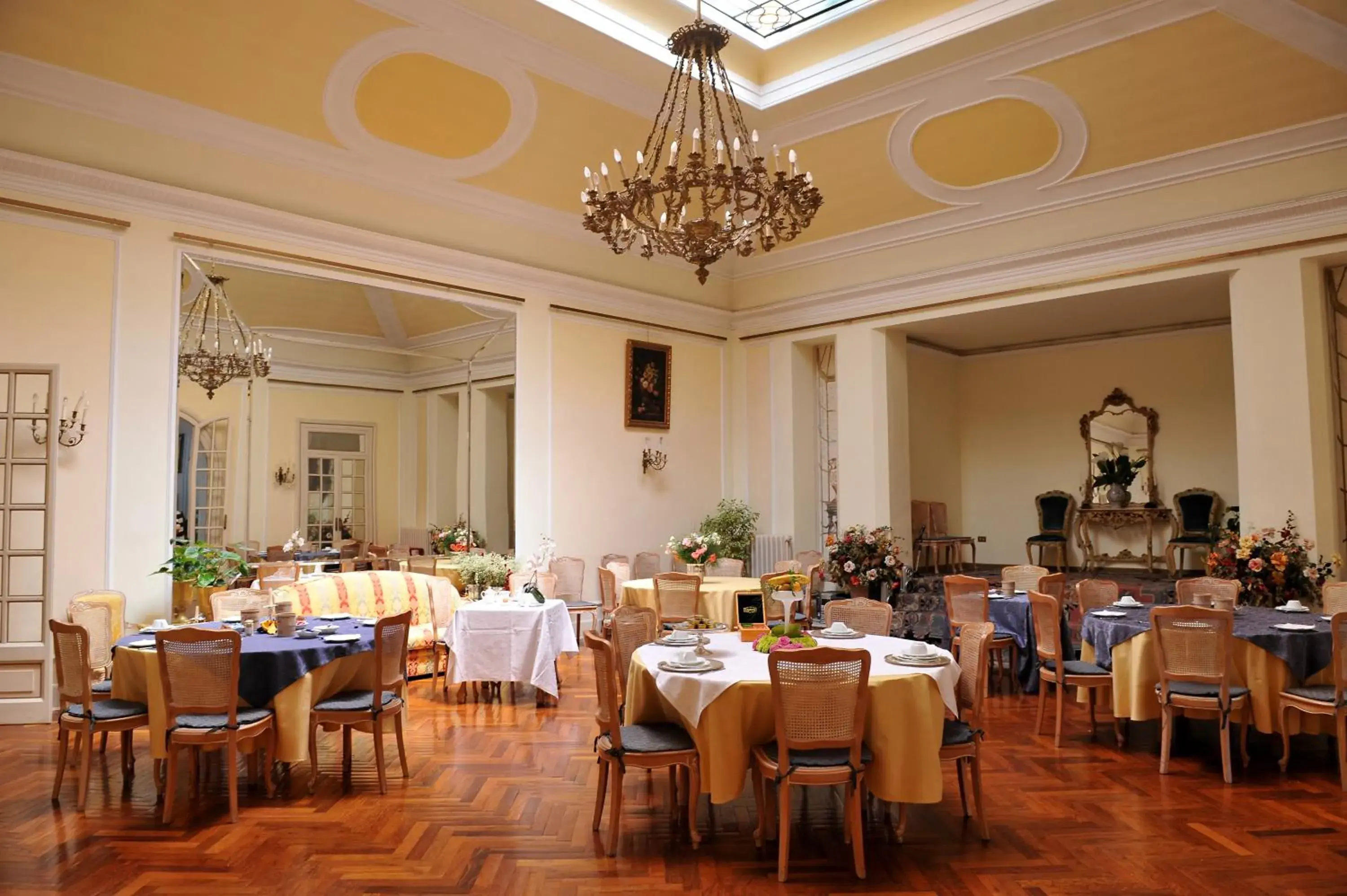 Restaurant/Places to Eat in Grande Albergo Quattro Stagioni