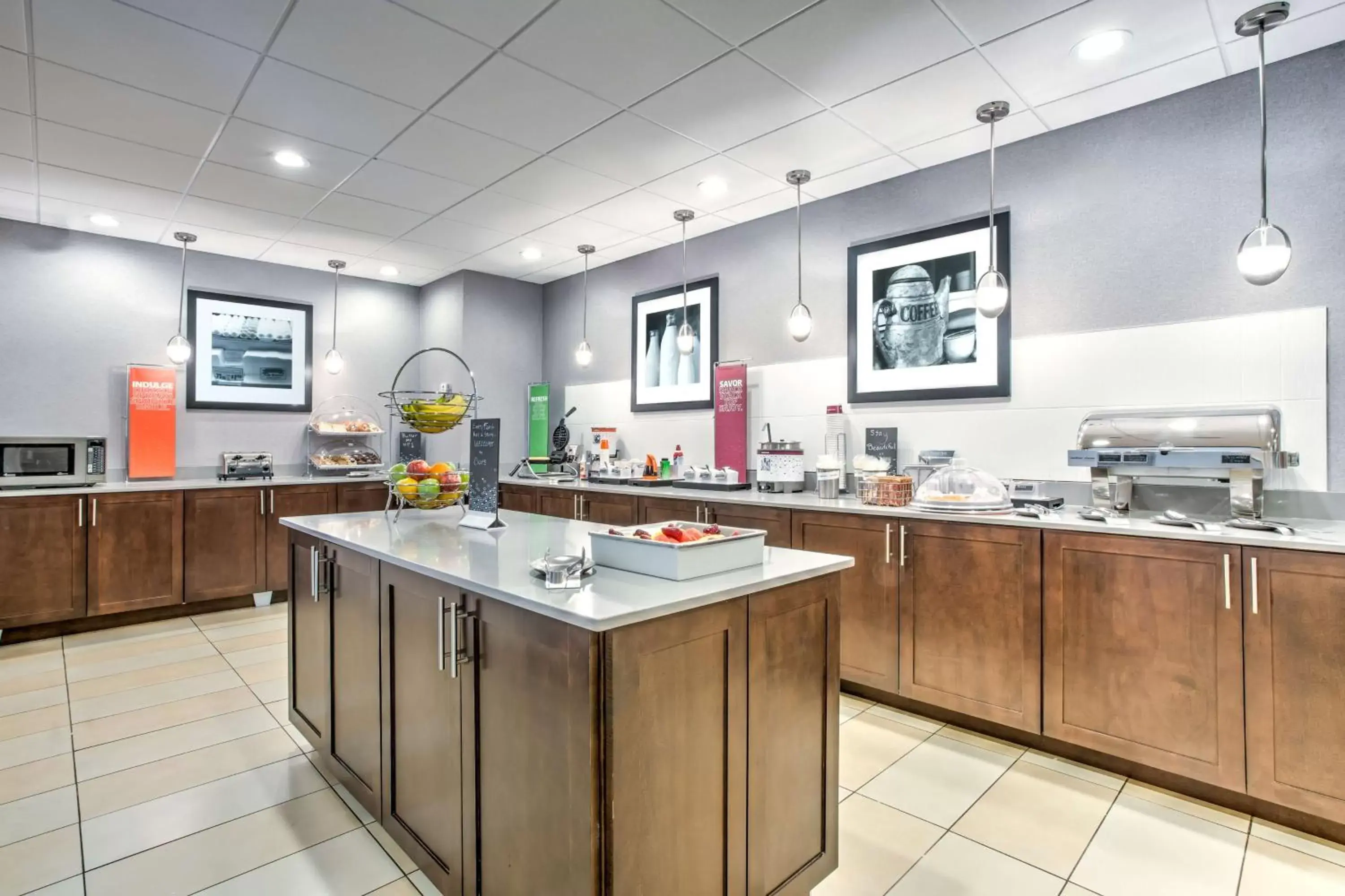 Dining area, Restaurant/Places to Eat in Hampton Inn Macon - I-475