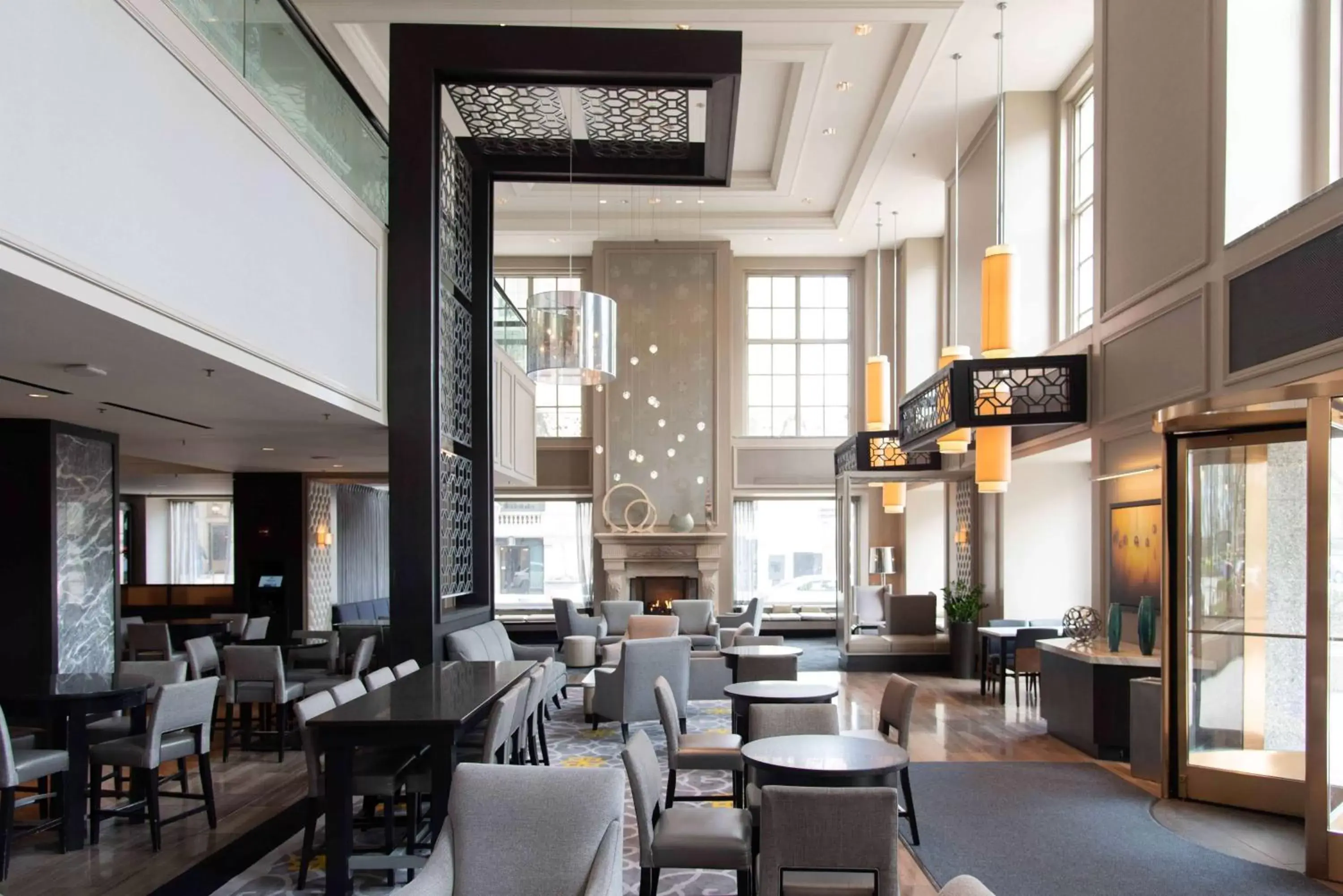 Lounge or bar, Restaurant/Places to Eat in Hilton Chicago