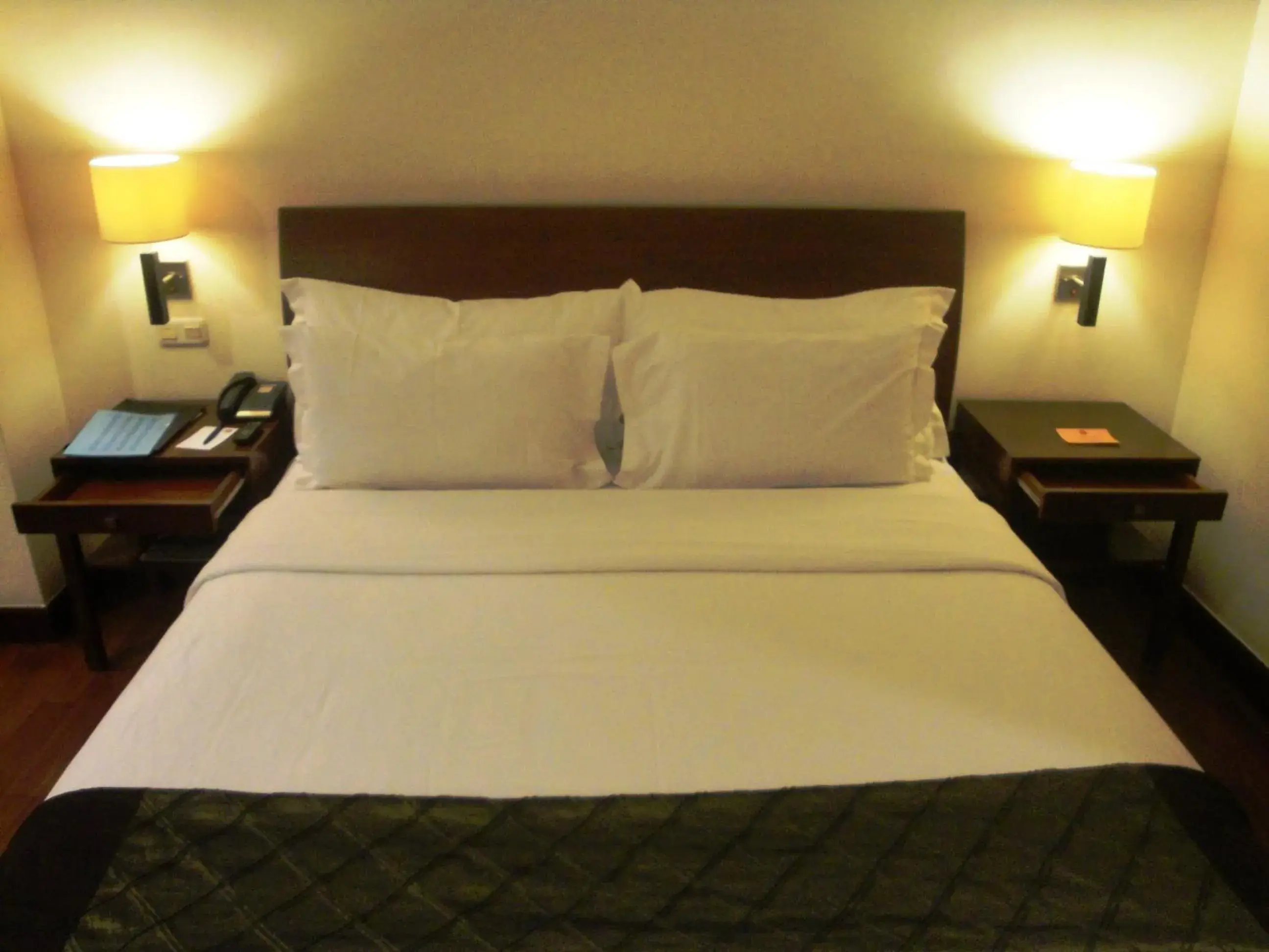 Bedroom, Bed in Manado Quality Hotel