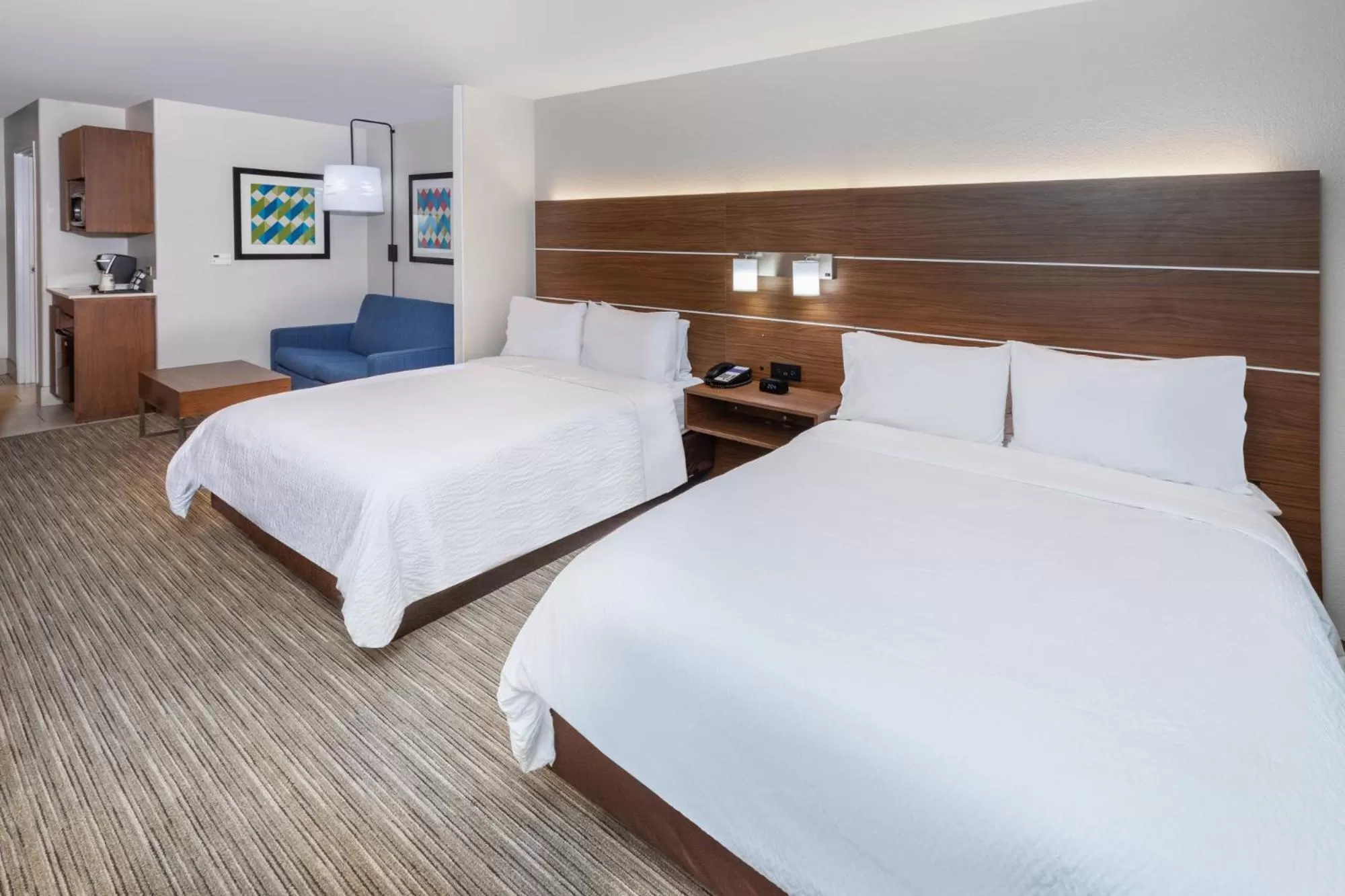 Guests, Bed in Holiday Inn Express & Suites Lafayette South by IHG