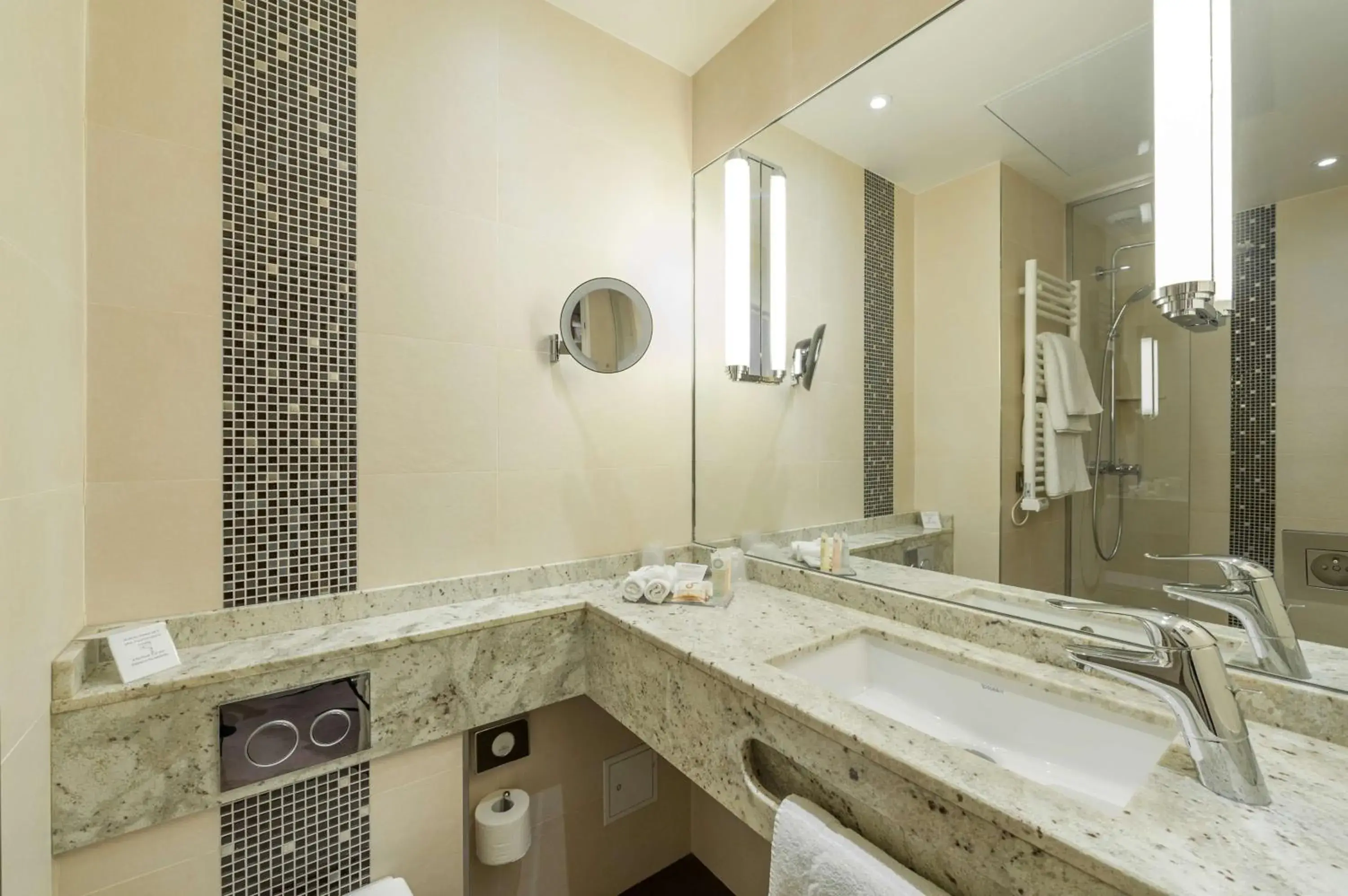 Bathroom in Best Western Plus Hotel Sydney Opera