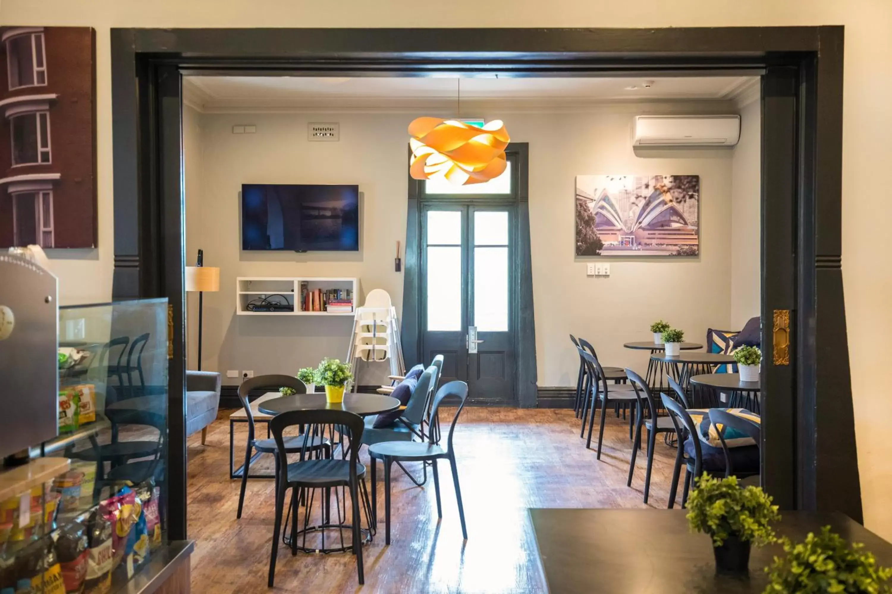 Food and drinks, Restaurant/Places to Eat in Glenferrie Lodge