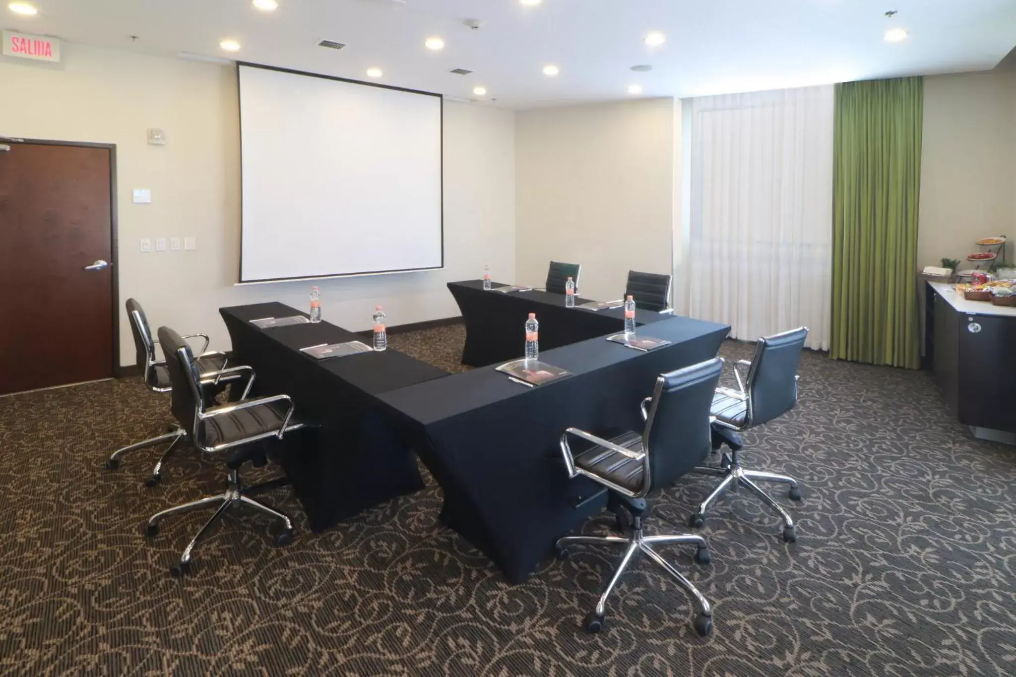 Meeting/conference room in Staybridge Suites San Luis Potosi, an IHG Hotel