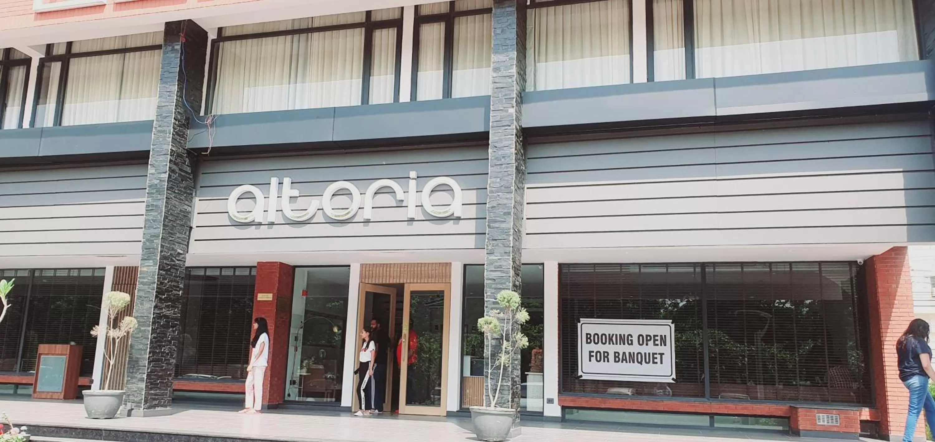 Facade/entrance in HOTEL KLG ALTORIA